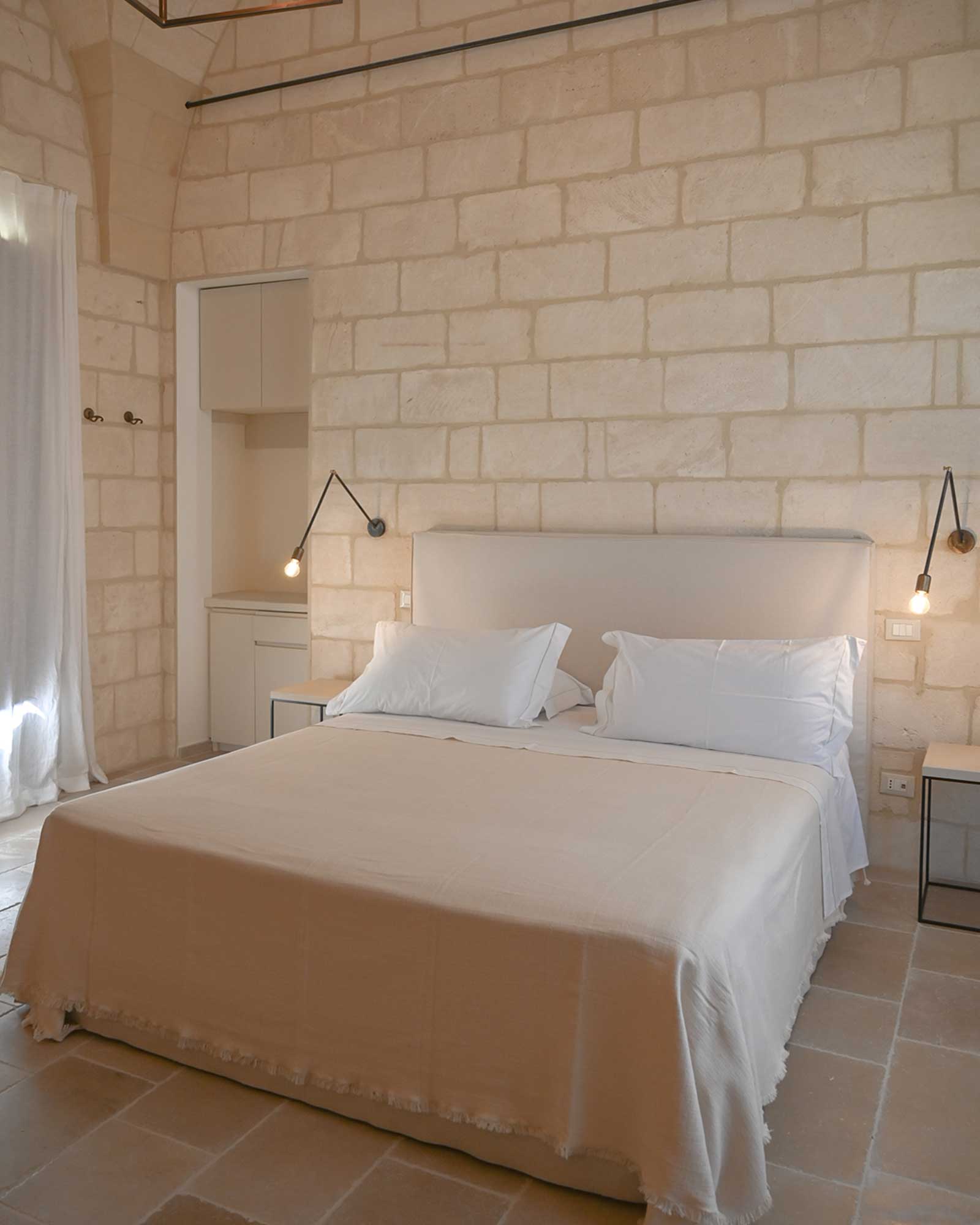 masseria-dei-gesuiti_villa_puglia-italy_interior-bed-design.jpg
