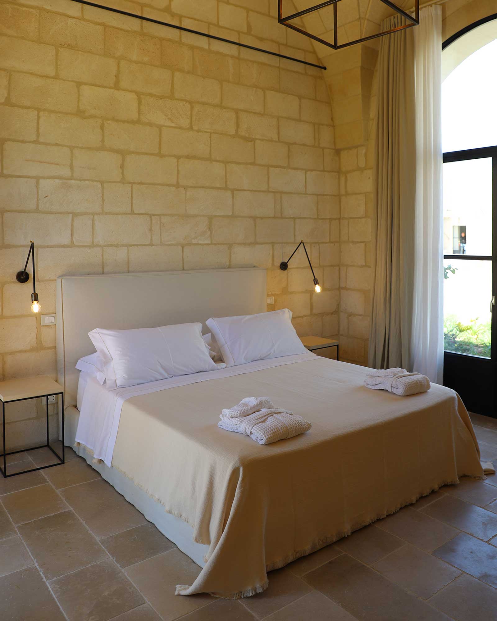 masseria-dei-gesuiti_villa_puglia-italy_interior-bedroom-design.jpg