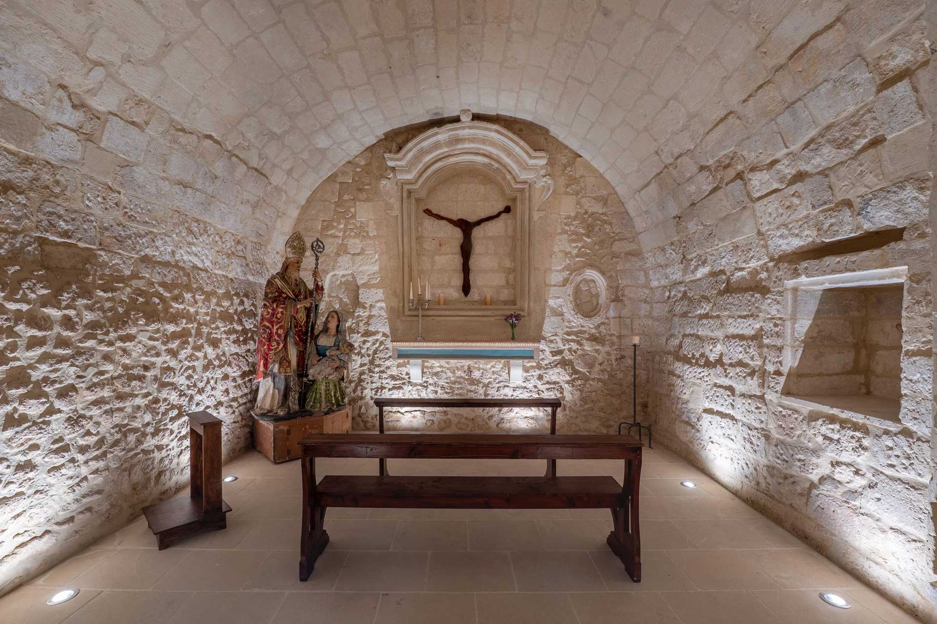 masseria-dei-gesuiti_villa_puglia-italy_interior-chapel.jpg