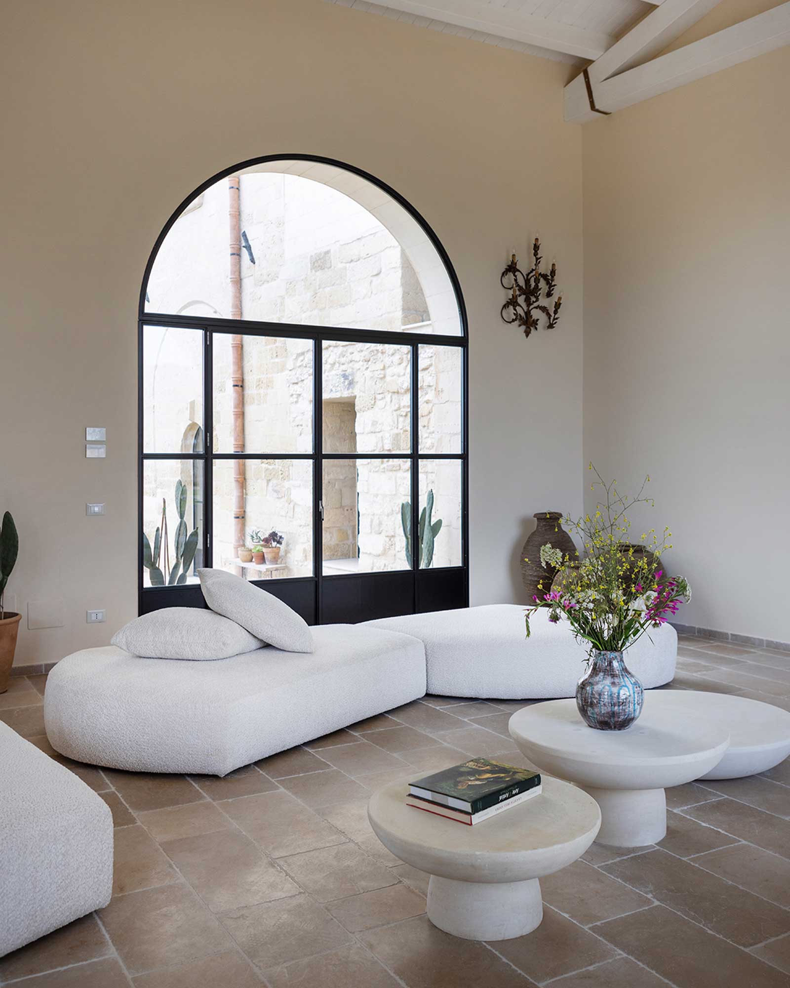 masseria-dei-gesuiti_villa_puglia-italy_interior-living-room-design.jpg