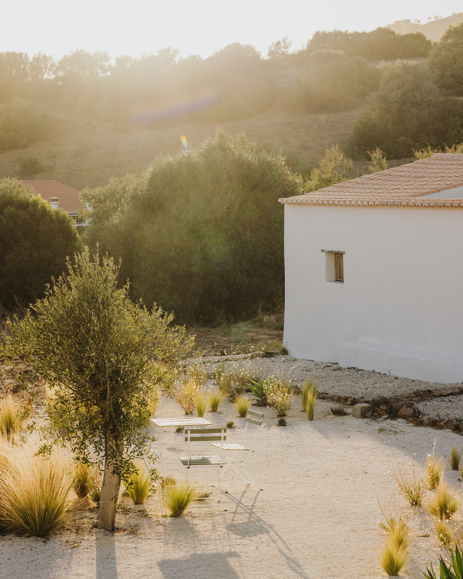 maybe-october_farmhouse_faro-district-portugal_exterior-sun-design.jpg