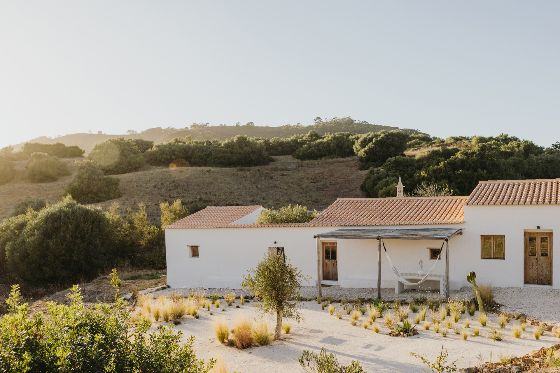 maybe-october_farmhouse_faro-district-portugal_exterior-view.jpg