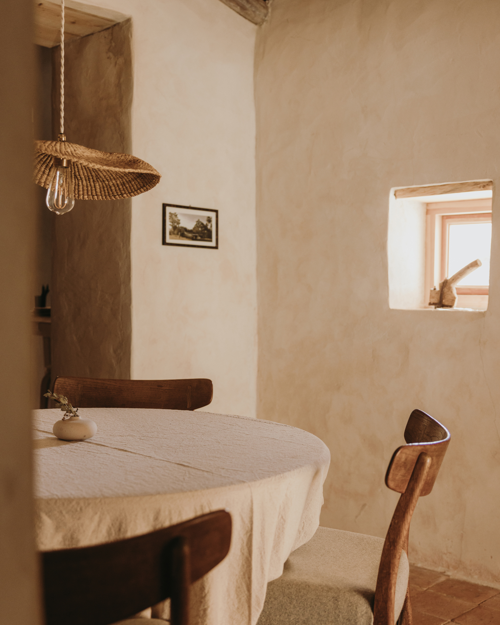 maybe-october_farmhouse_faro-district-portugal_interior-table-design.jpg