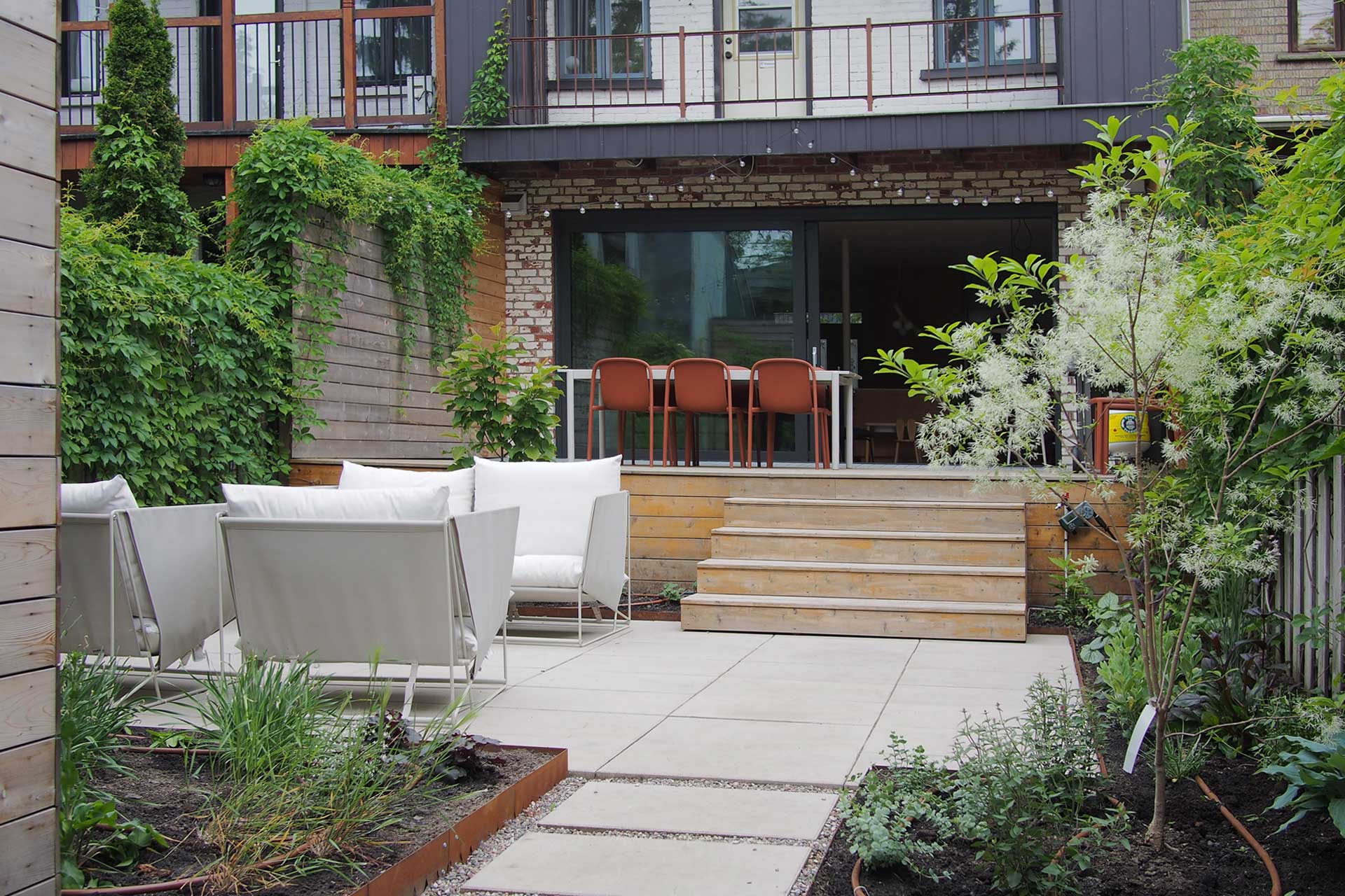 plateau-rowhouse_townhouse_montreal-quebec-canada_exterior.jpg