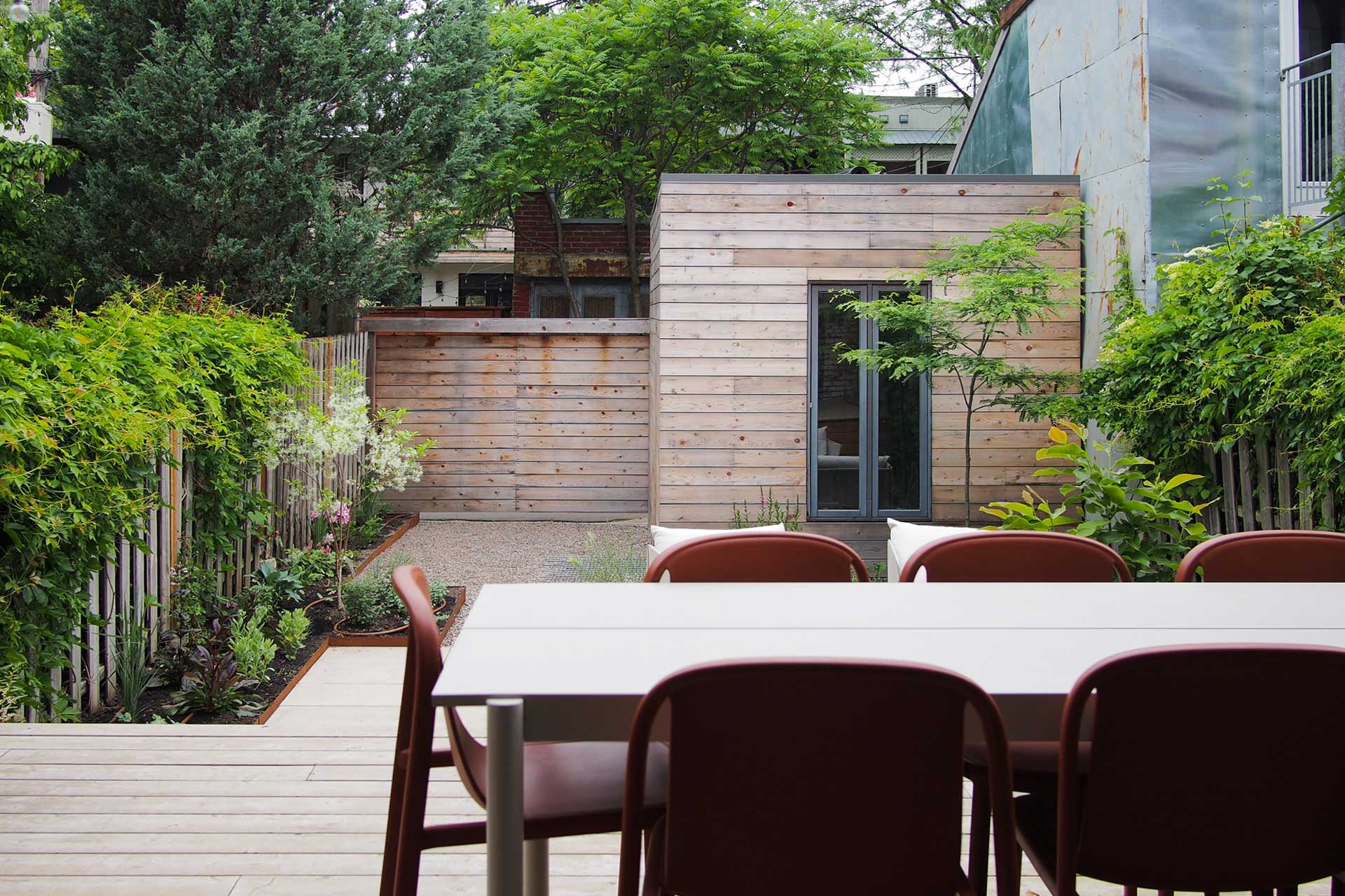 plateau-rowhouse_townhouse_montreal-quebec-canada_exterior-terrace.jpg