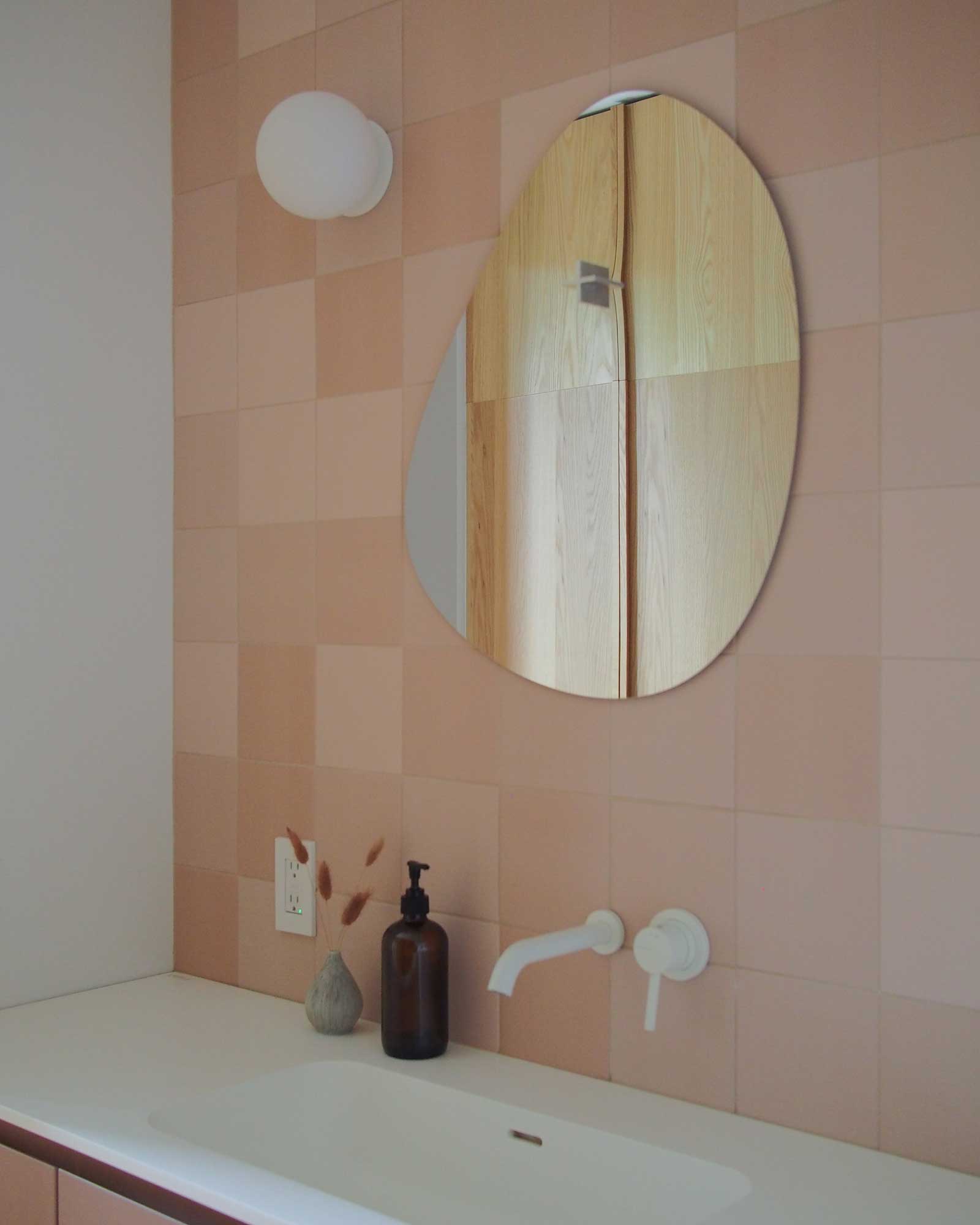 plateau-rowhouse_townhouse_montreal-quebec-canada_interior-bathroom.jpg
