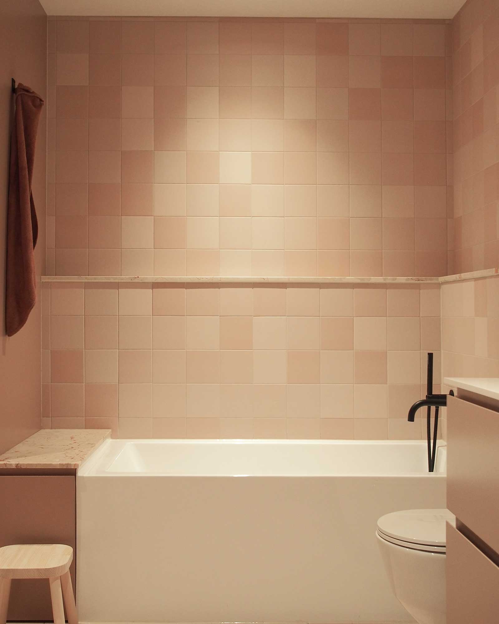plateau-rowhouse_townhouse_montreal-quebec-canada_interior-bathtub.jpg