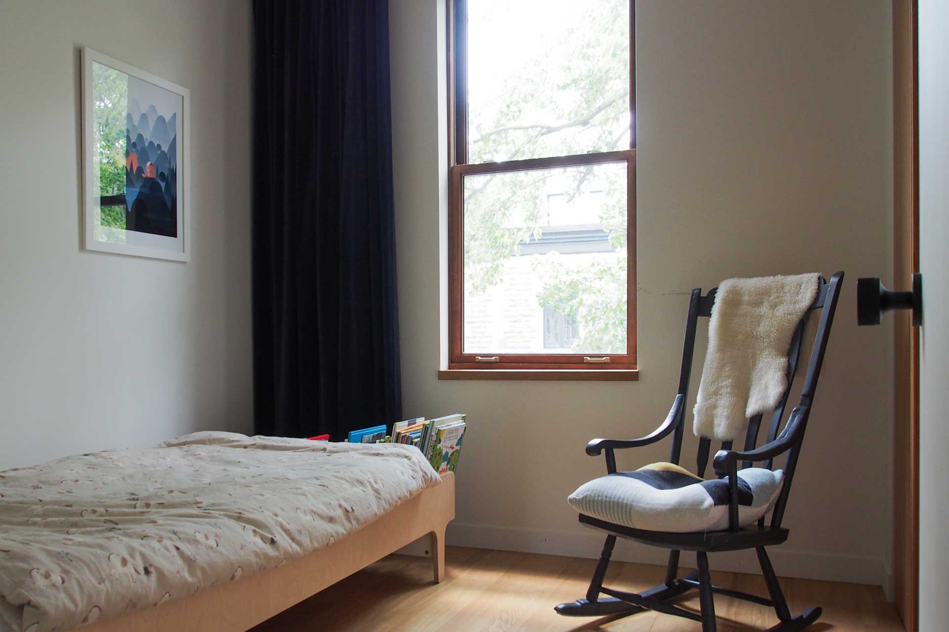 plateau-rowhouse_townhouse_montreal-quebec-canada_interior-bed.jpg
