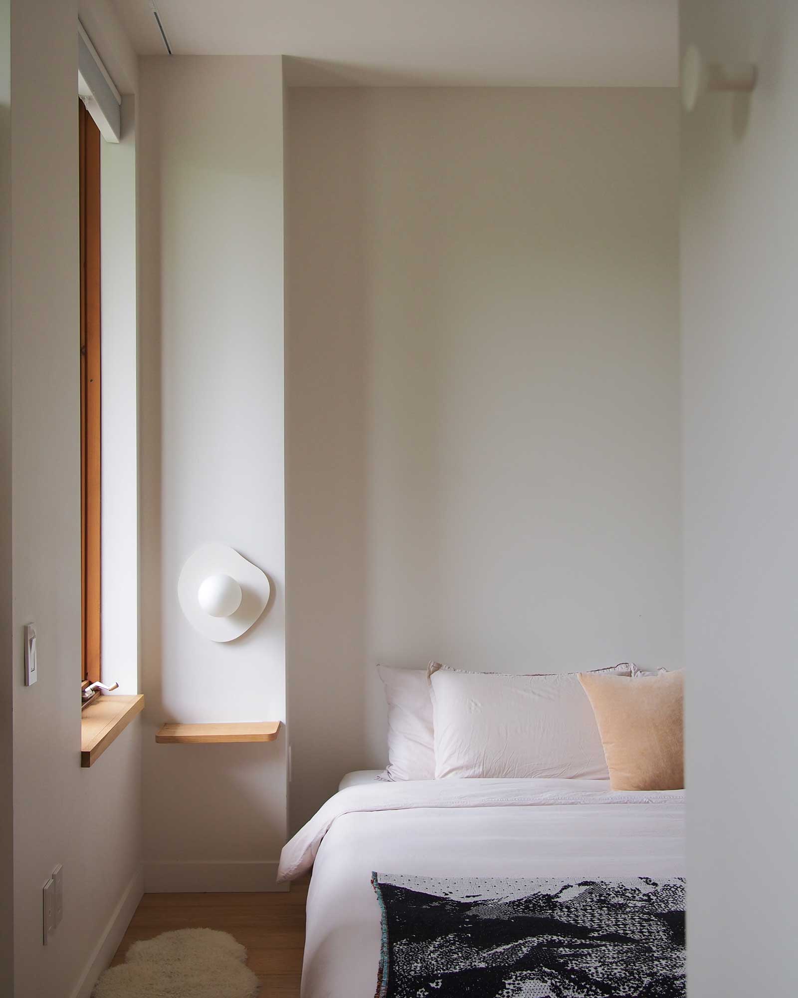 plateau-rowhouse_townhouse_montreal-quebec-canada_interior-bedroom.jpg