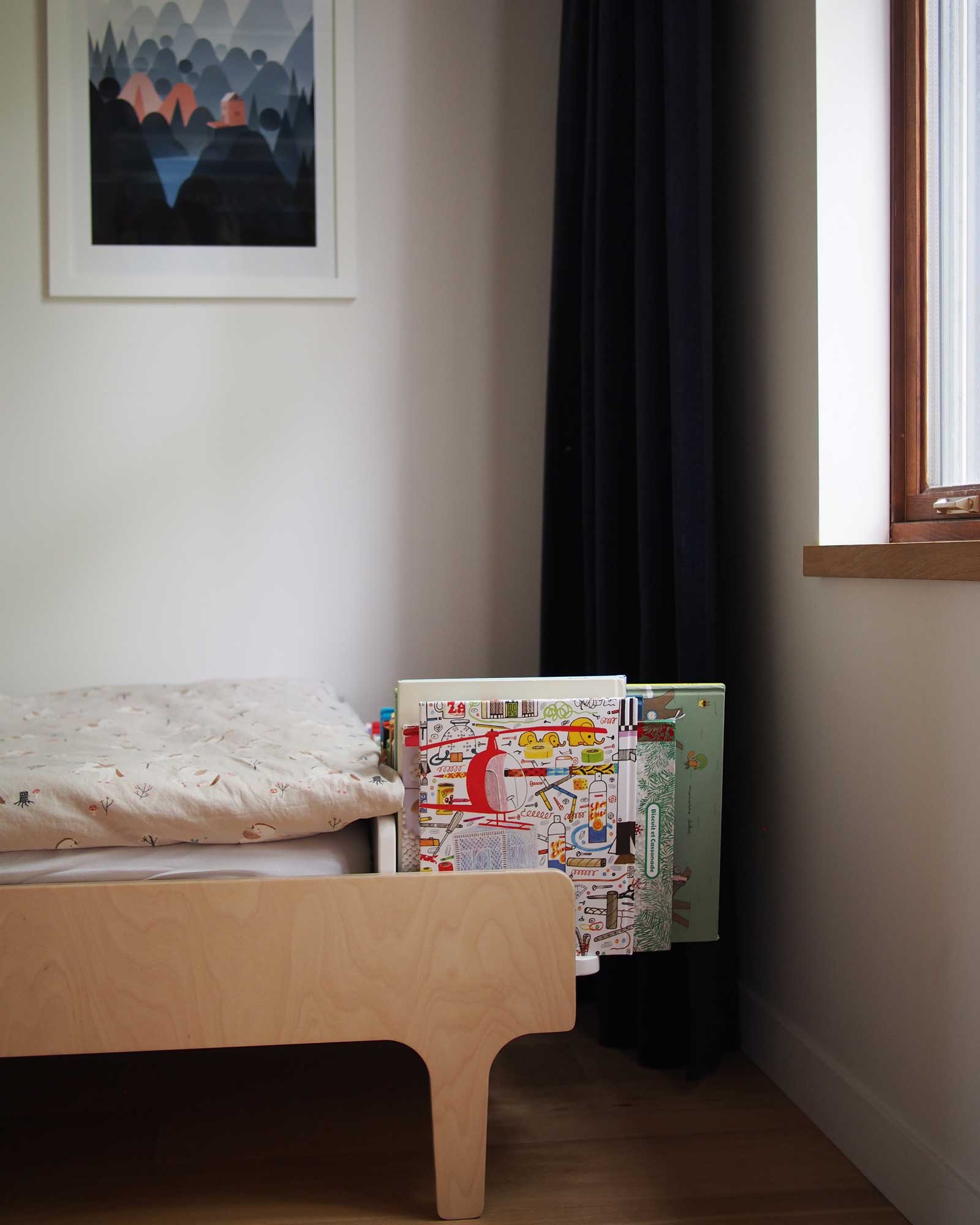 plateau-rowhouse_townhouse_montreal-quebec-canada_interior-bedroom-detail.jpg