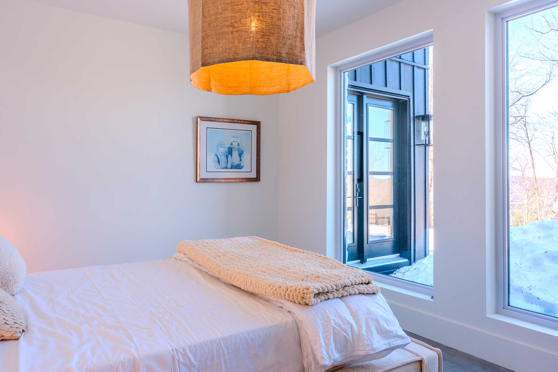 alpine-reverie-by-boutique_house_quebec-canada_interior-bedroom-view.jpg