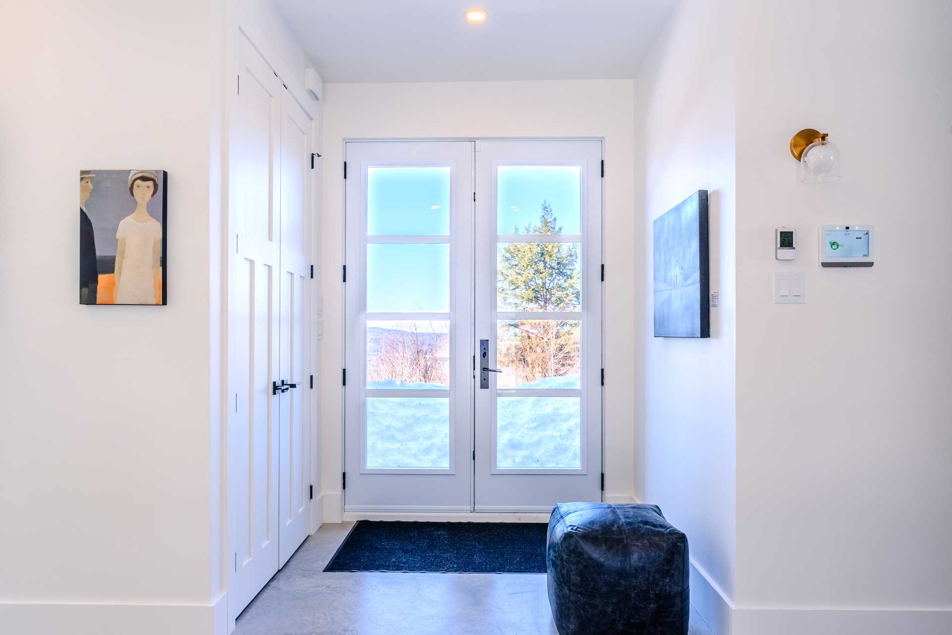 alpine-reverie-by-boutique_house_quebec-canada_interior-entrance.jpg