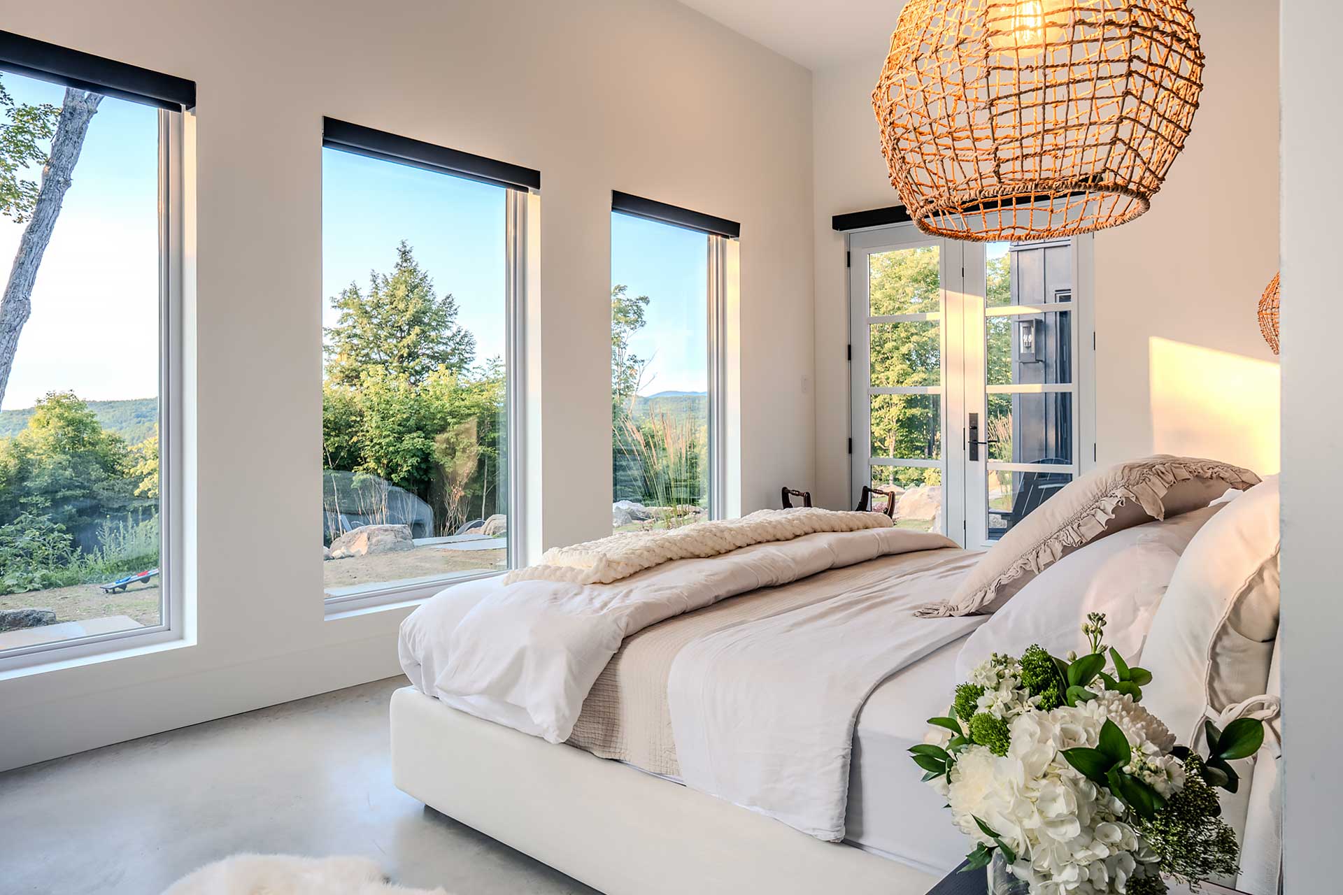 alpine-reverie-by-boutique_house_quebec-canada_interior-summer-bedroom-view.jpg