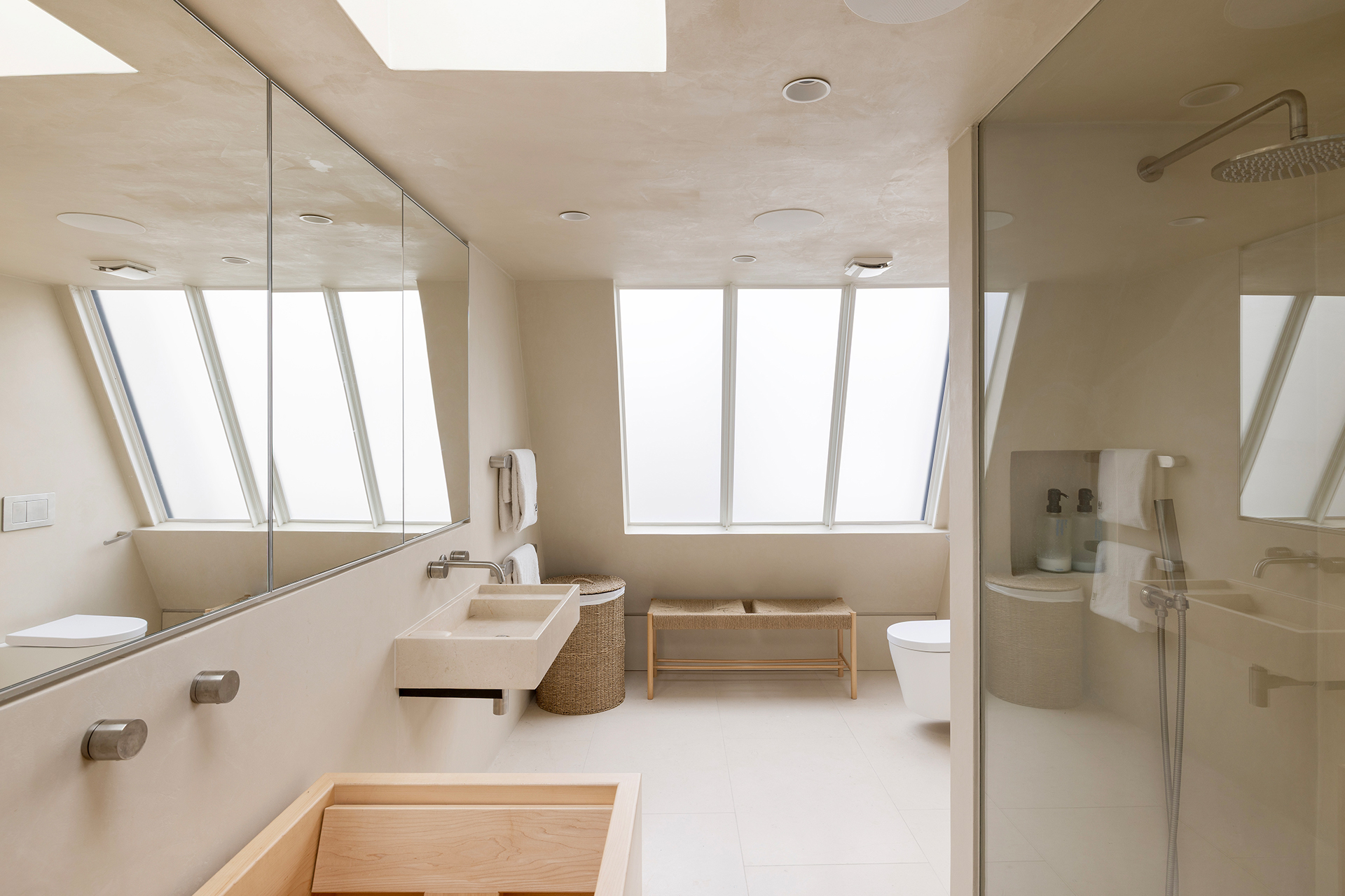 portobello-lane-mews_london-england-uk_interior-bathroom.jpg
