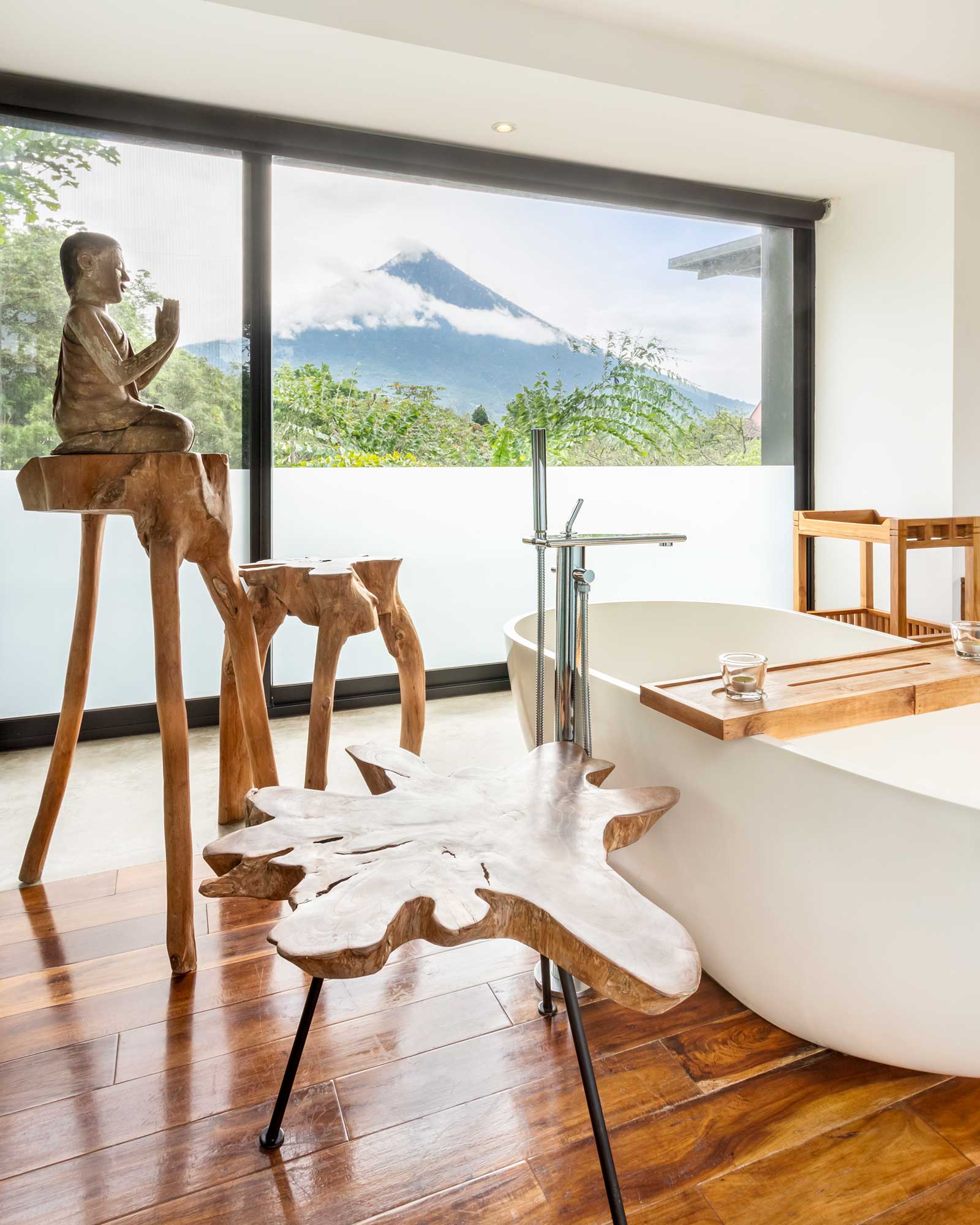 casa-ecco_house_antigua-guatemala_interior-bathtub.jpg