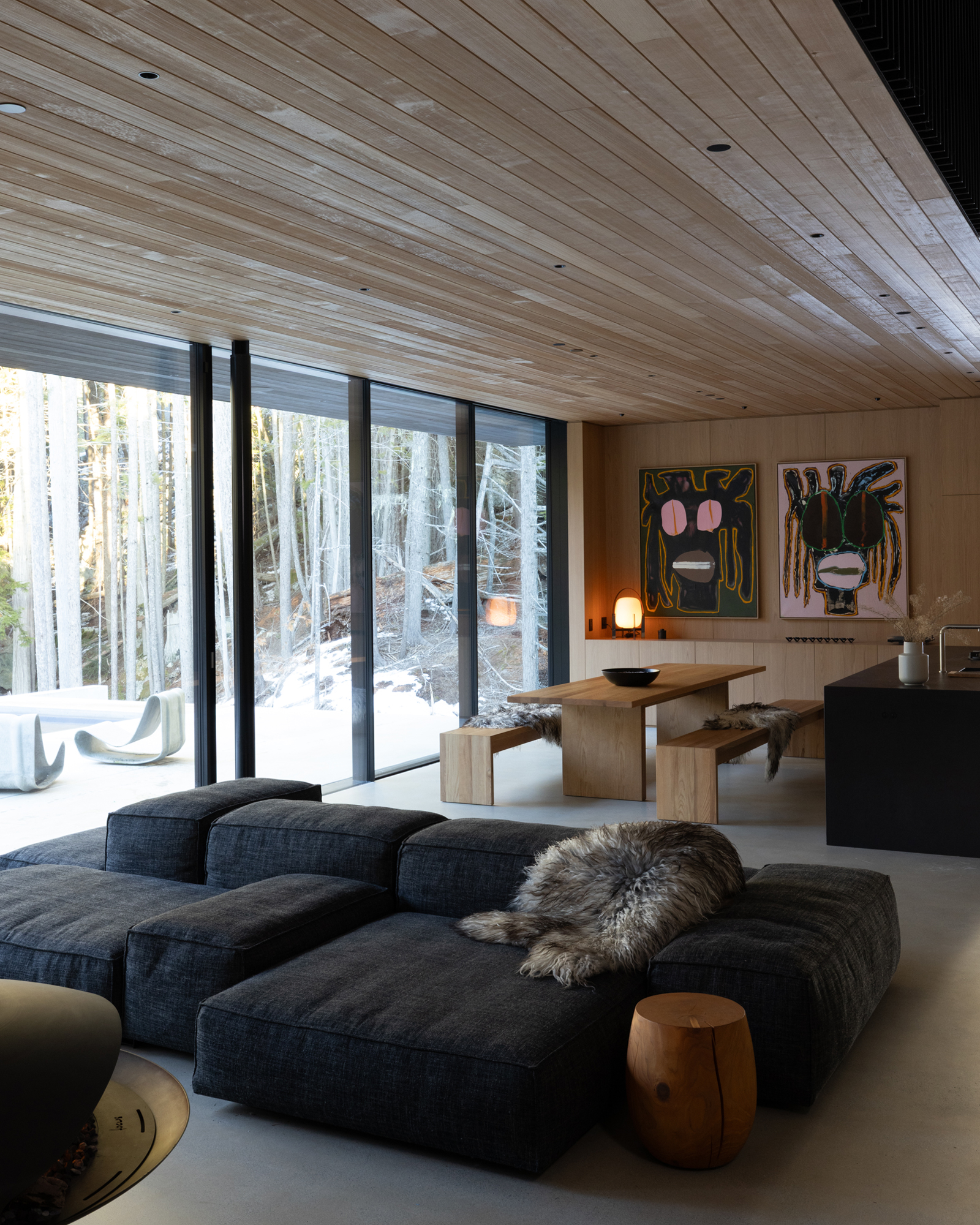 the-wedge_chalet_Whistler_california_usa_interior-living-dining.jpg