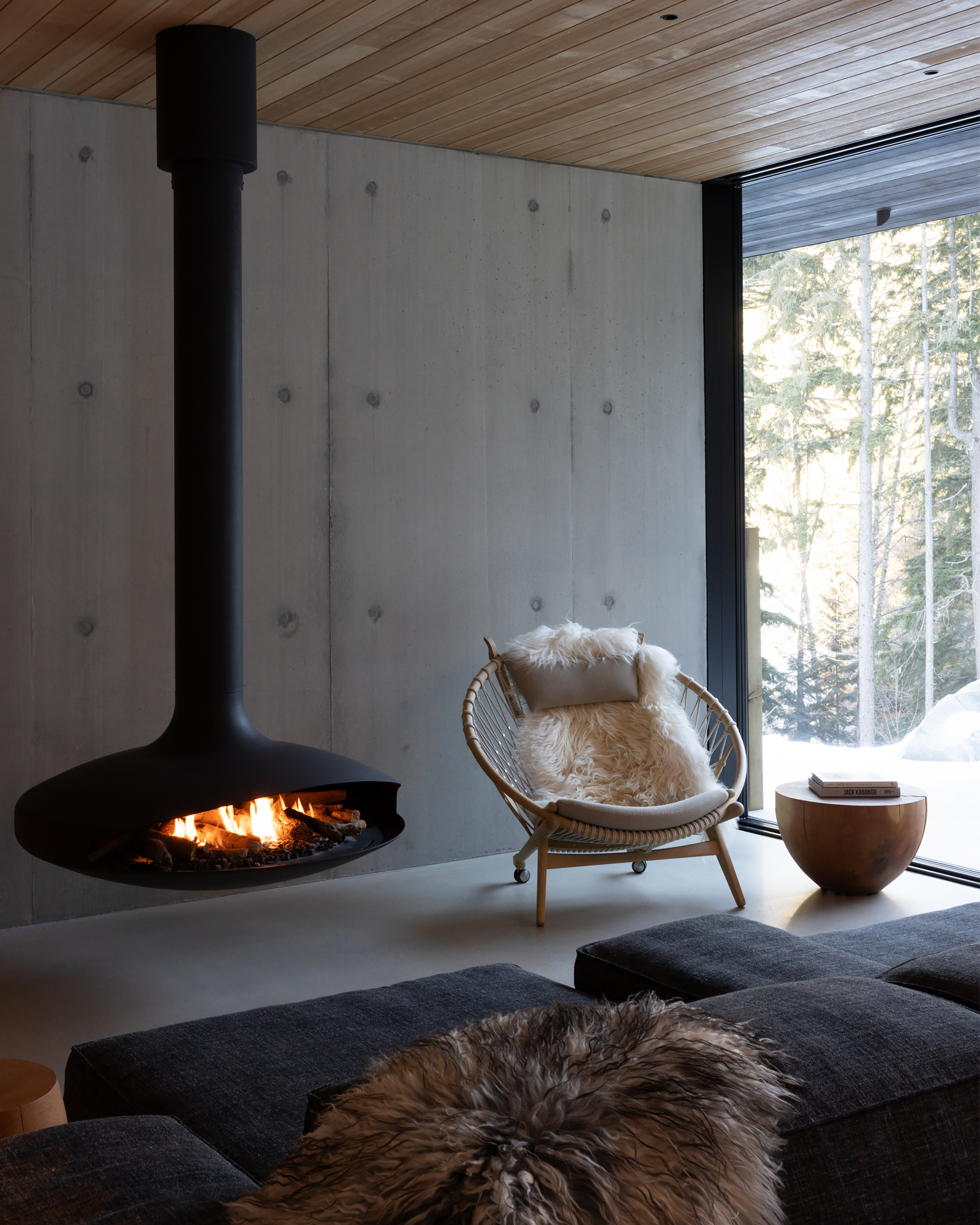 the-wedge_chalet_Whistler_california_usa_interior-living-fireplace.jpg