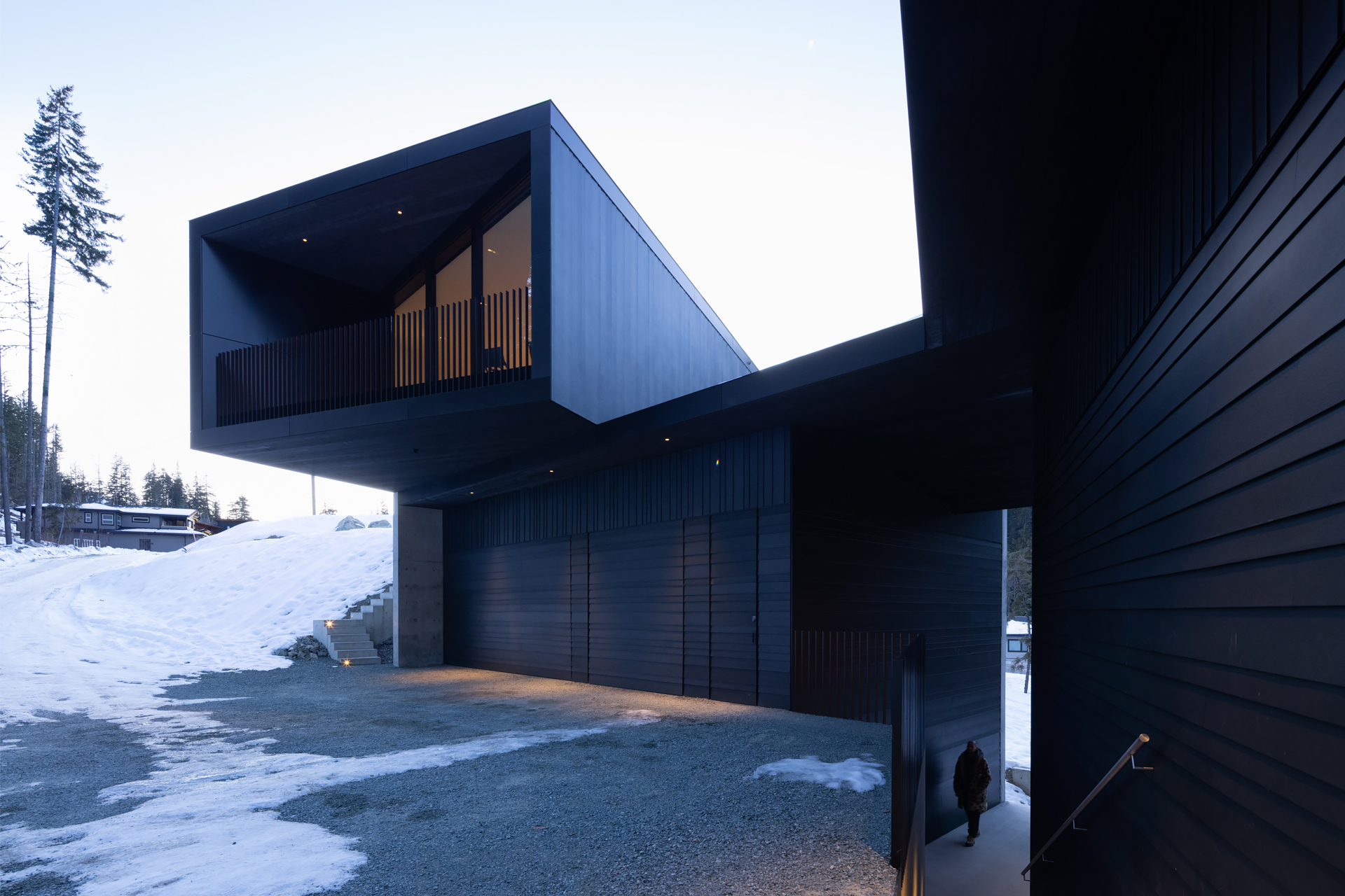 the-wedge_chalet_Whistler_canada_exterior-back-of-house.jpg