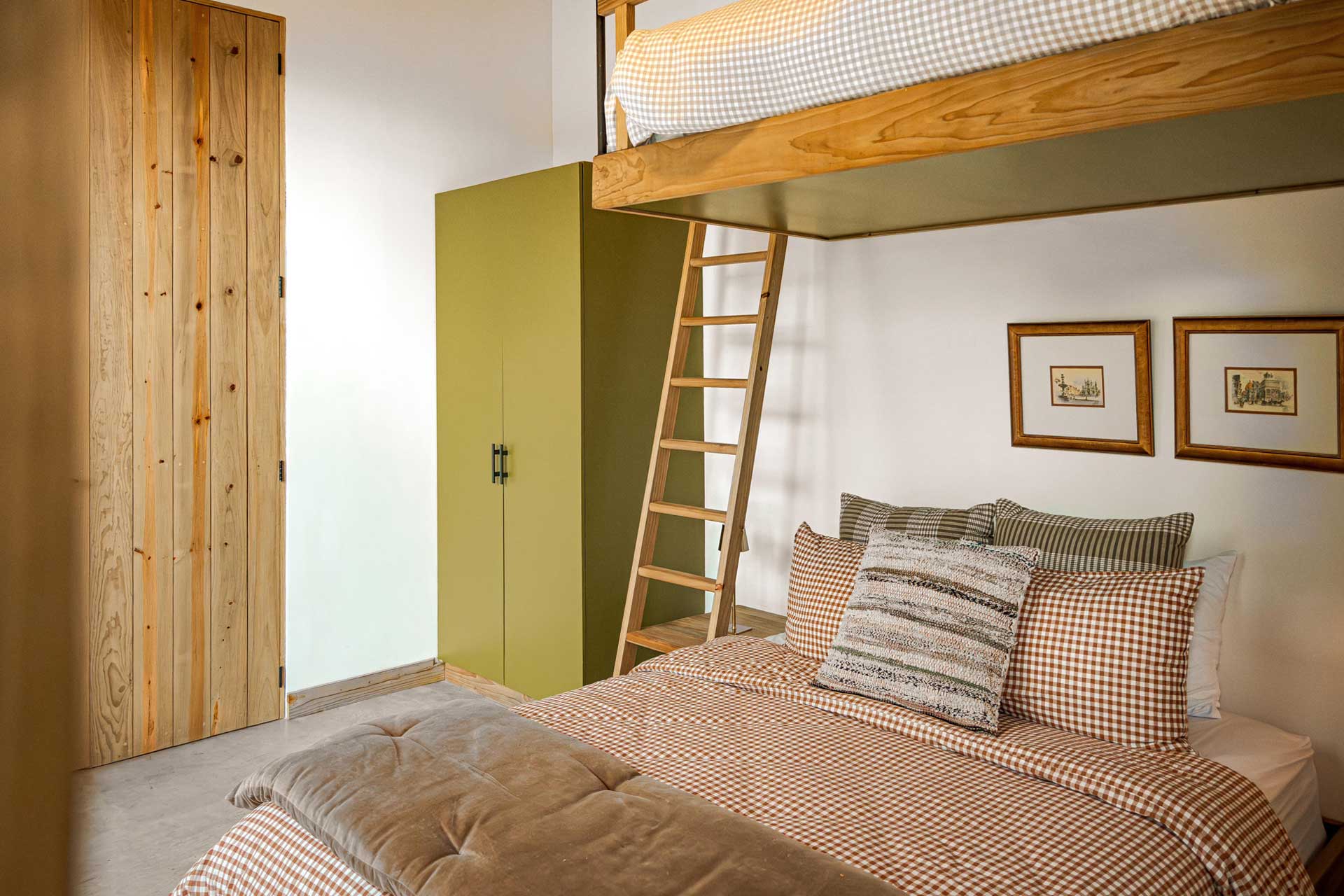 casita-ser_house_alotenango-guatemala_interior-bedroom-design.jpg