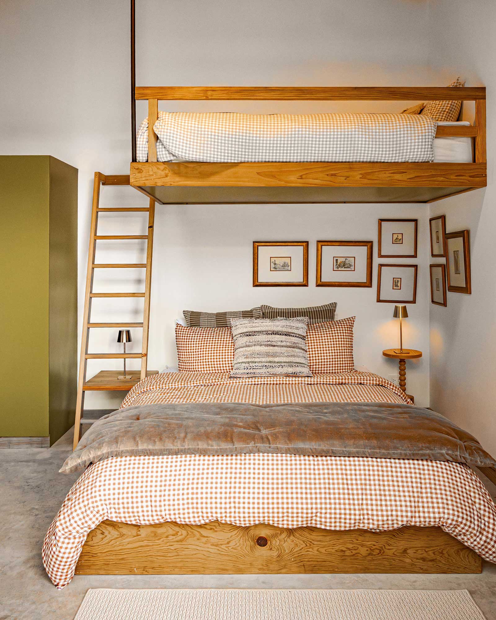 casita-ser_house_alotenango-guatemala_interior-beds.jpg