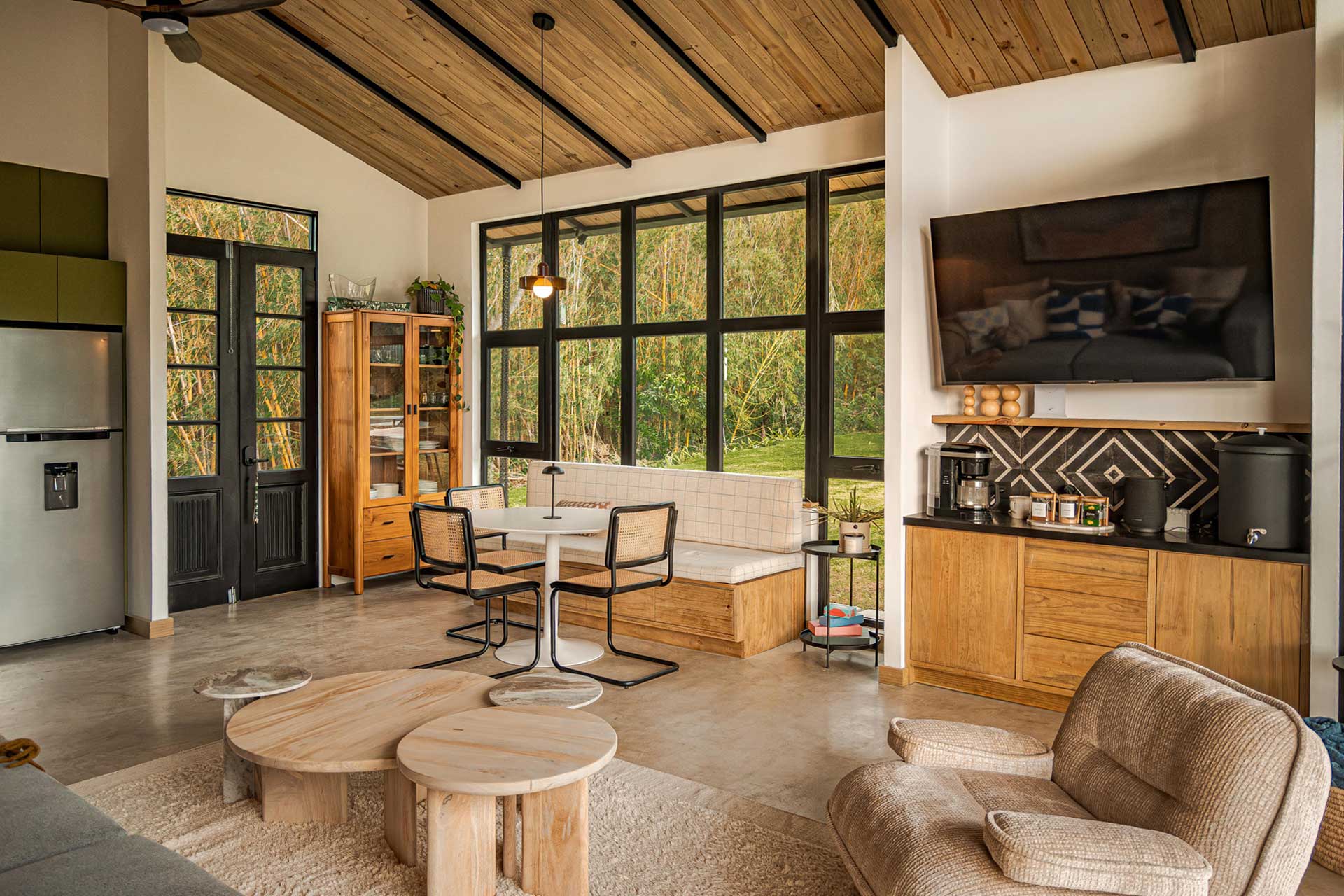 casita-ser_house_alotenango-guatemala_interior-space.jpg