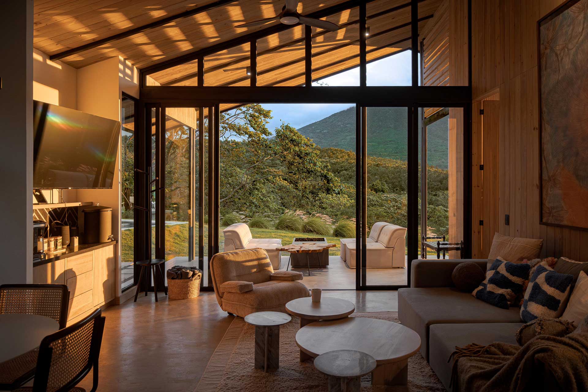 casita-ser_house_alotenango-guatemala_interior-view.jpg