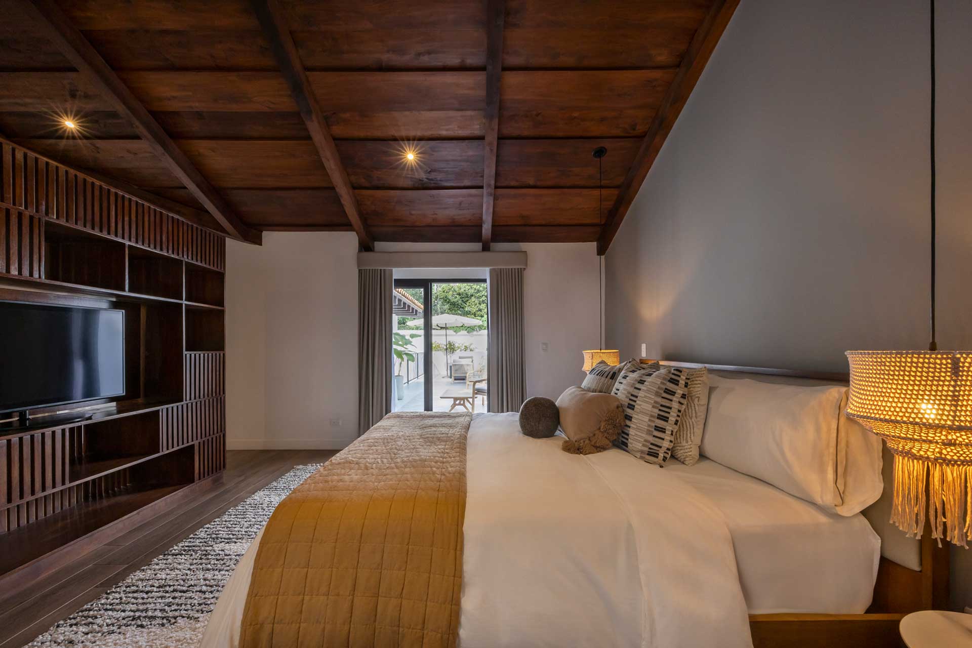 villa-isabel_house_antigua-guatemela_interior-bedroom.jpg
