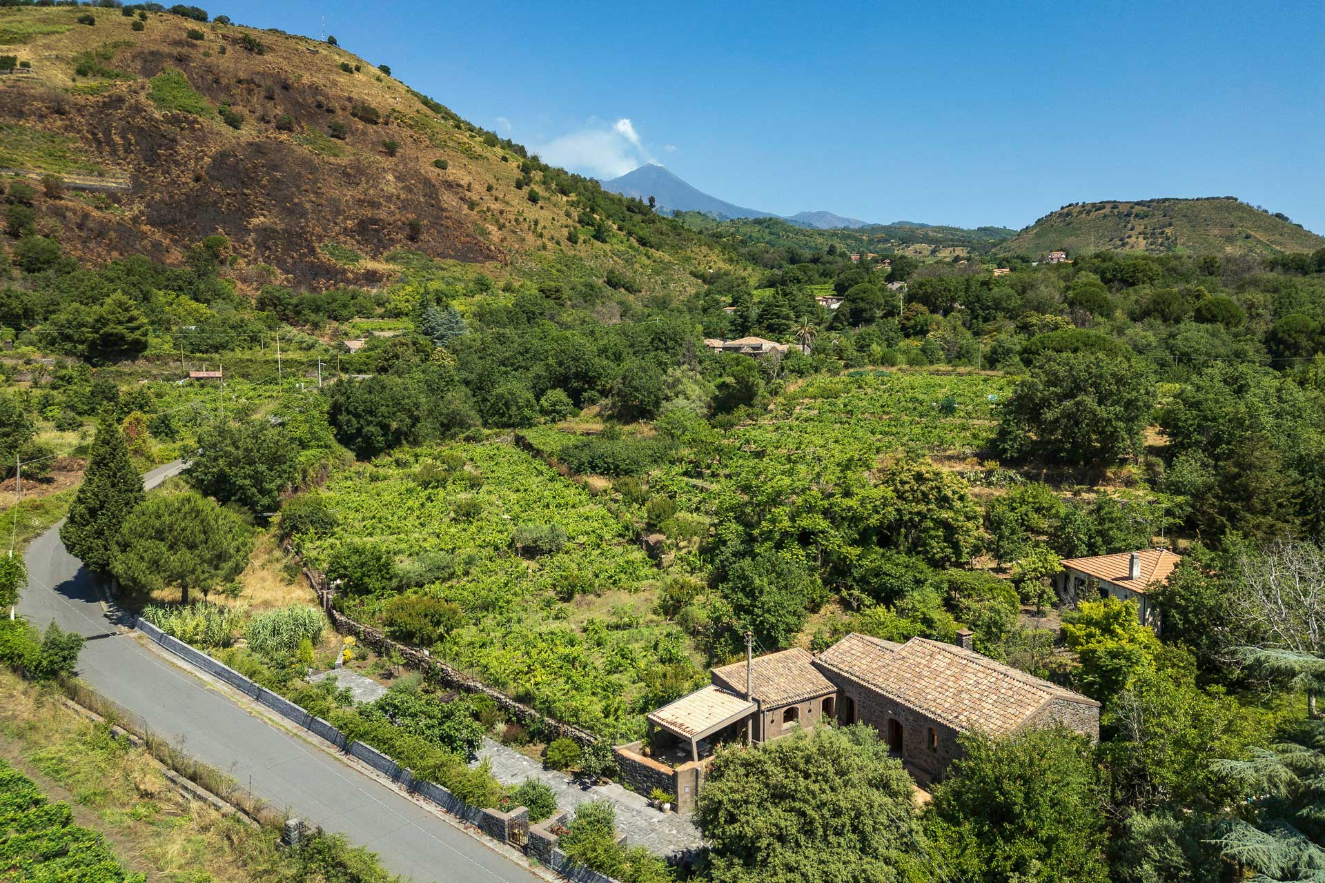 casa-varanni_house_sicily-italy_exterior-drone-view.jpg