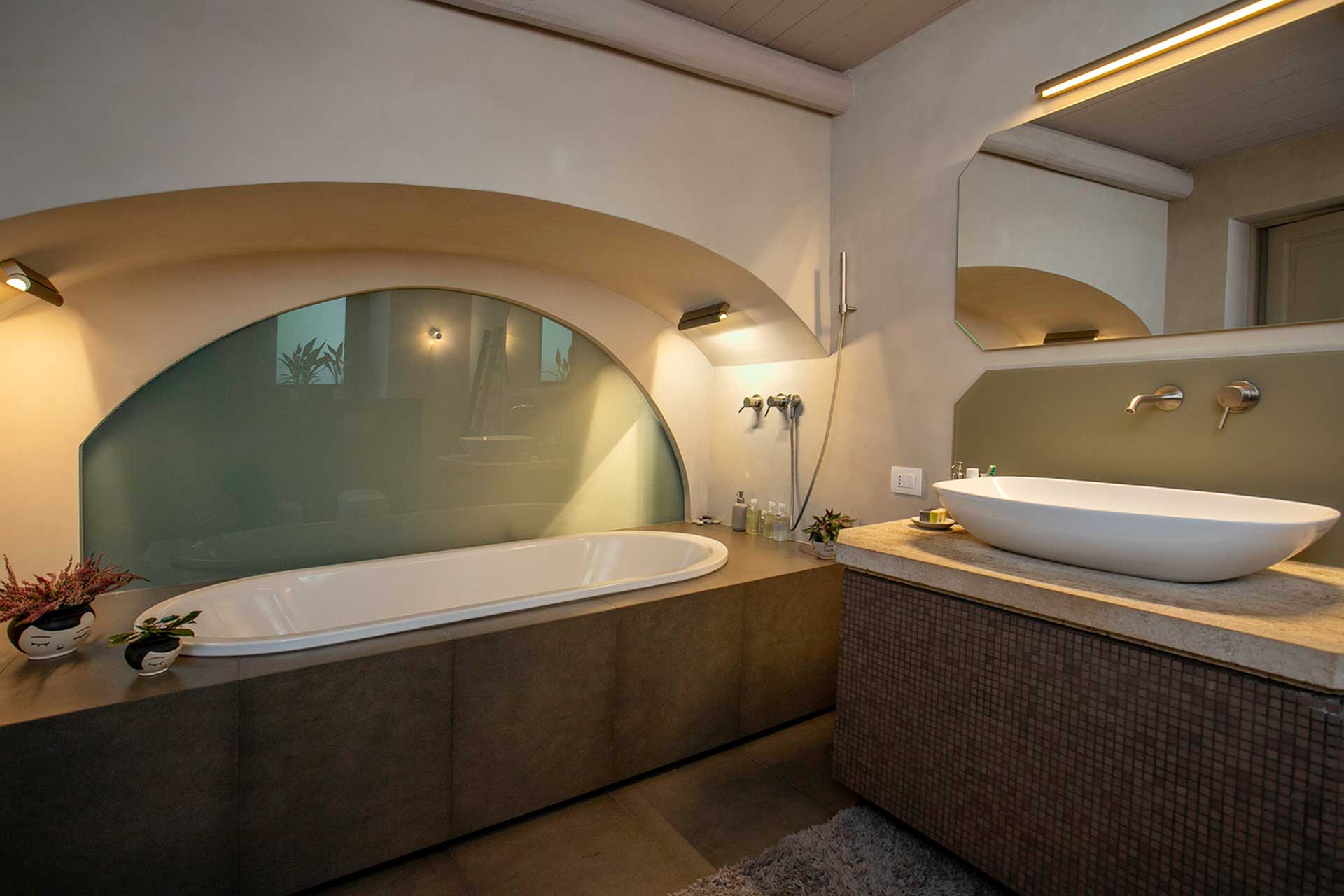 casa-varanni_house_sicily-italy_interior-bath.jpg