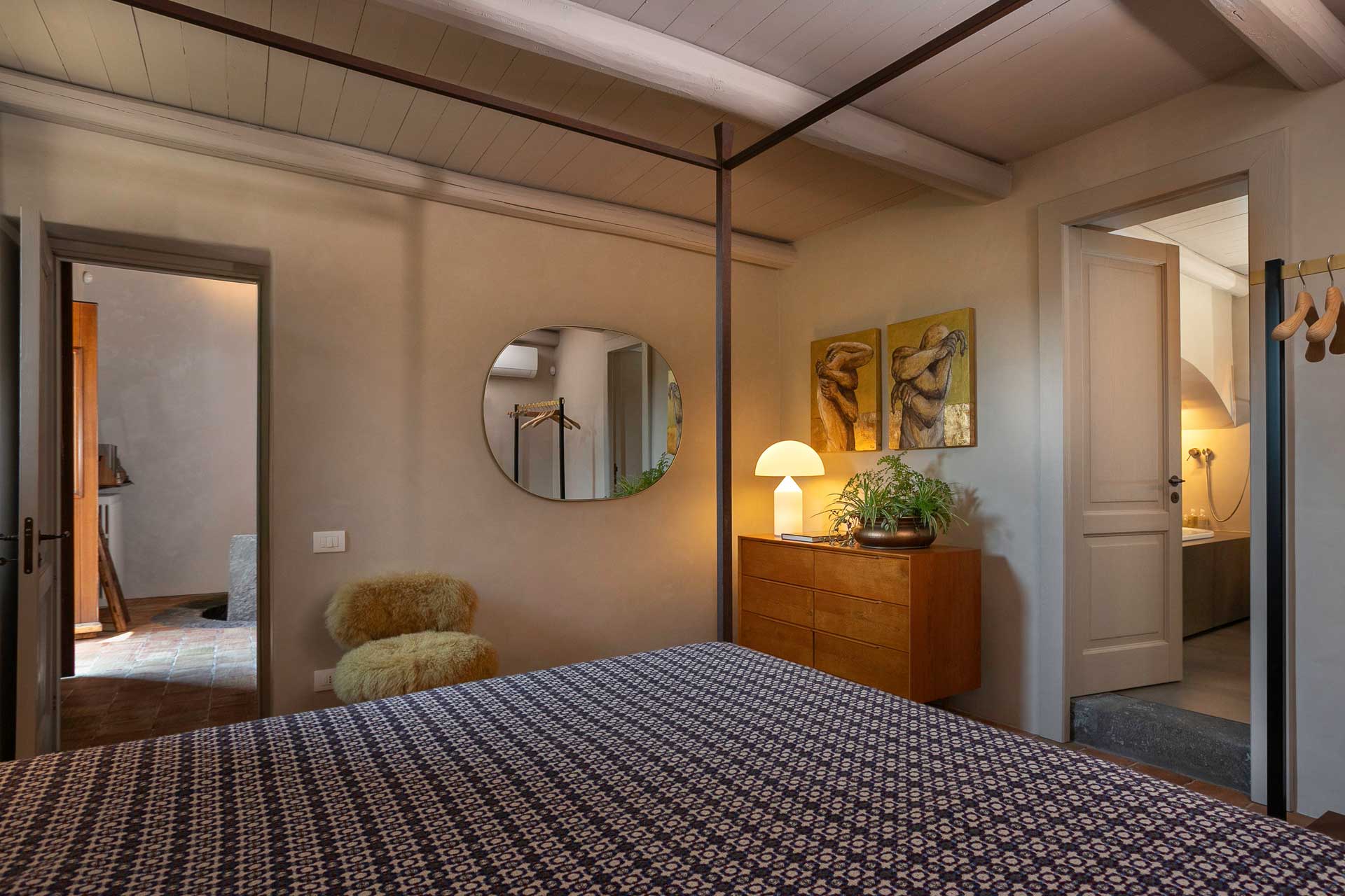 casa-varanni_house_sicily-italy_interior-bed-room-space.jpg
