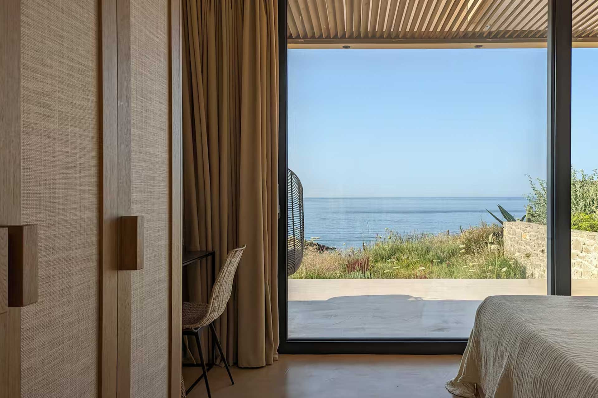 nuez-villas-ground-level-villa_villa_crete-greece_interior-bedroom.jpg