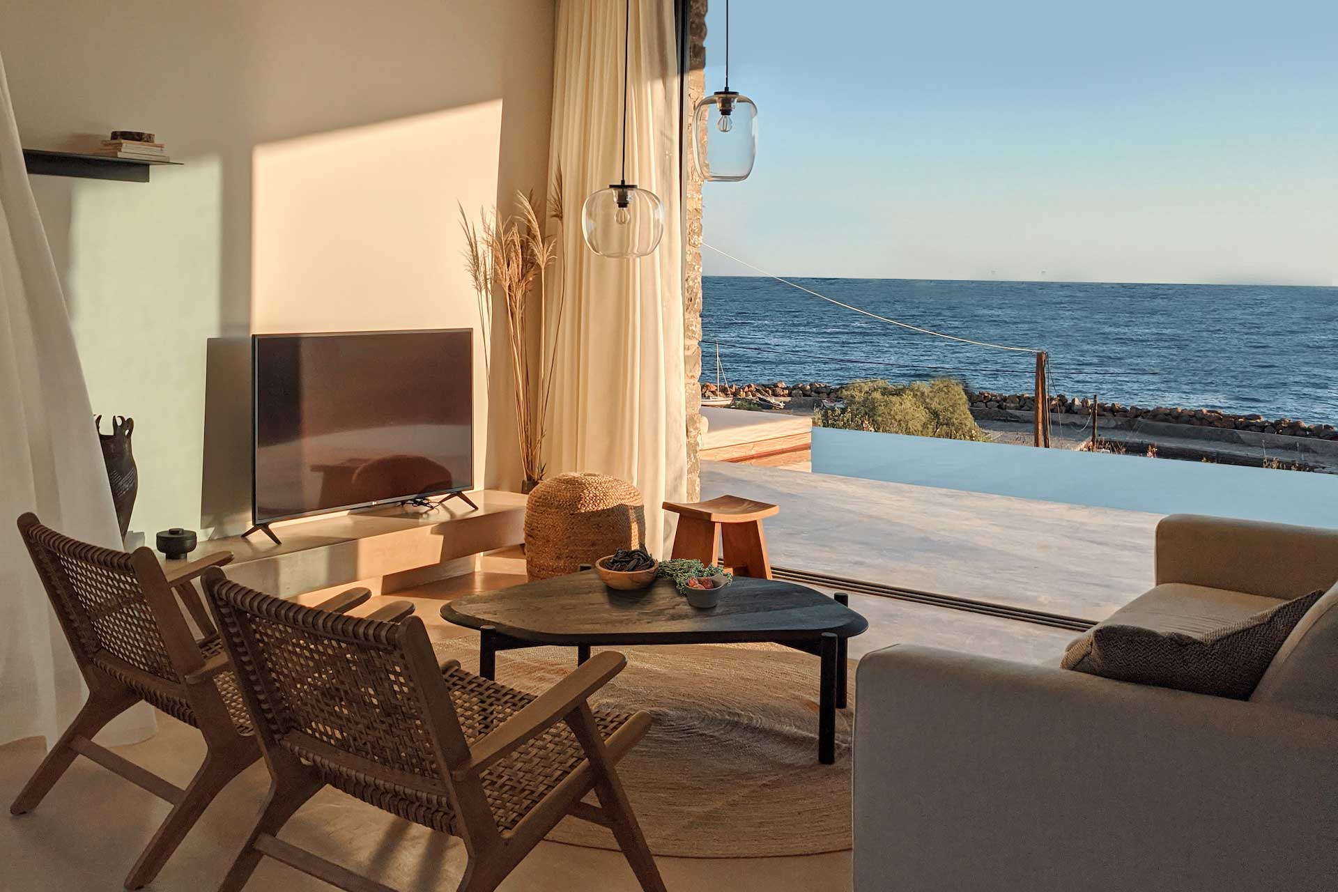 nuez-villas-ground-level-villa_villa_crete-greece_interior-tv.jpg