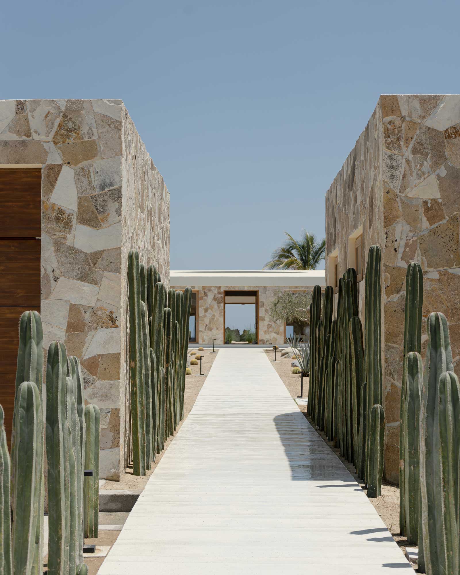 casa-suna-los-cabos_villa_los-cabos-baja-california-mexico_exterior-entrance.jpg