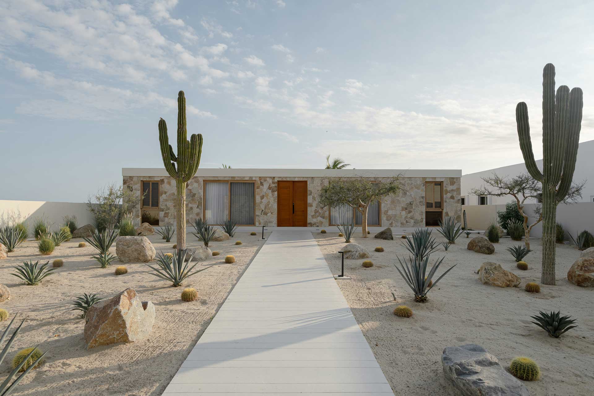 casa-suna-los-cabos_villa_los-cabos-baja-california-mexico_exterior-facade.jpg