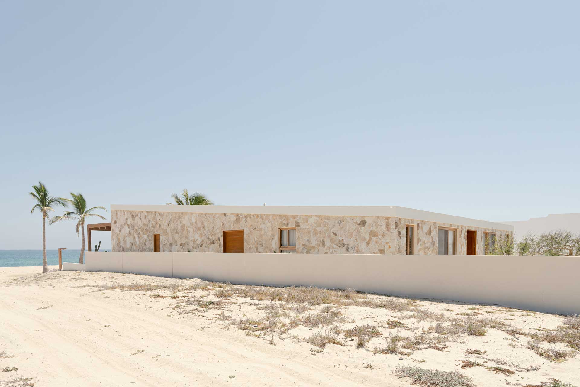 casa-suna-los-cabos_villa_los-cabos-baja-california-mexico_exterior-side-facade.jpg