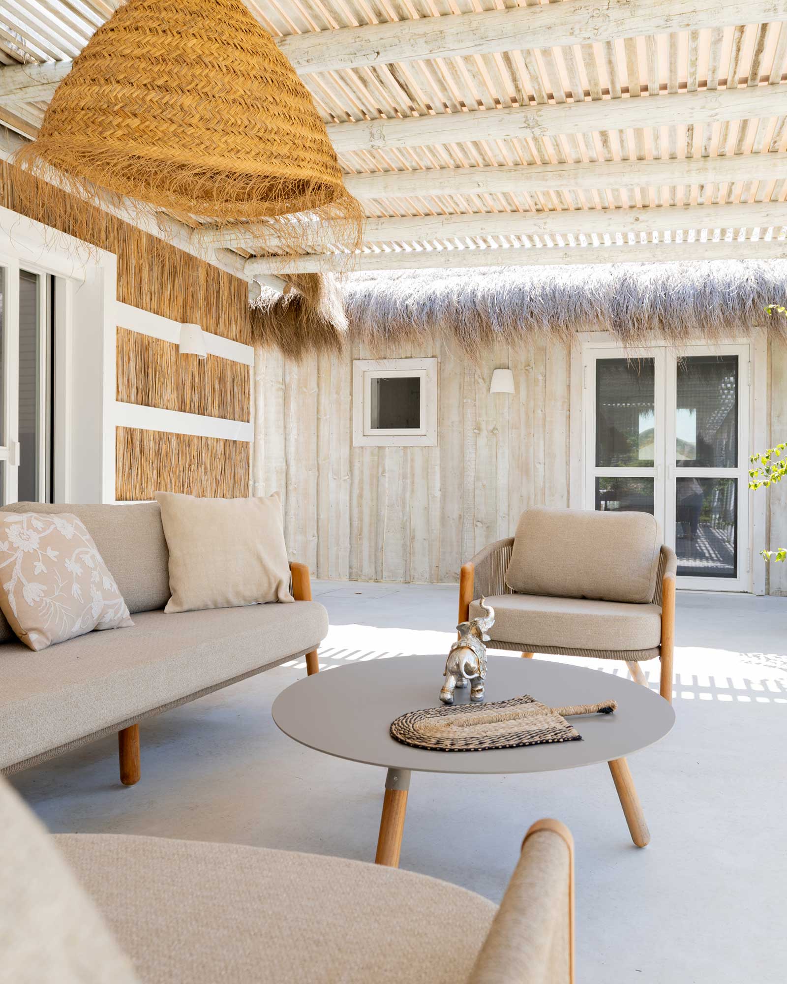 casa-celeste_villa_comporta-portugal_exterior-pool-terrace-detail.jpg