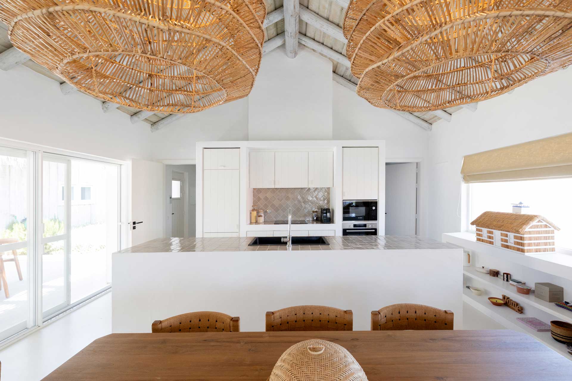 casa-celeste_villa_comporta-portugal_interior-kitchen.jpg