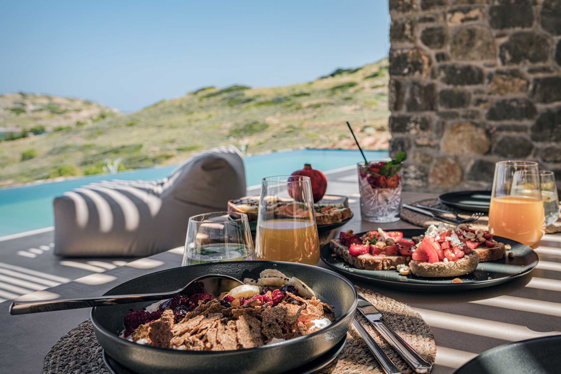 villa-nuez_villa_crete-greece_exterior-food.jpg