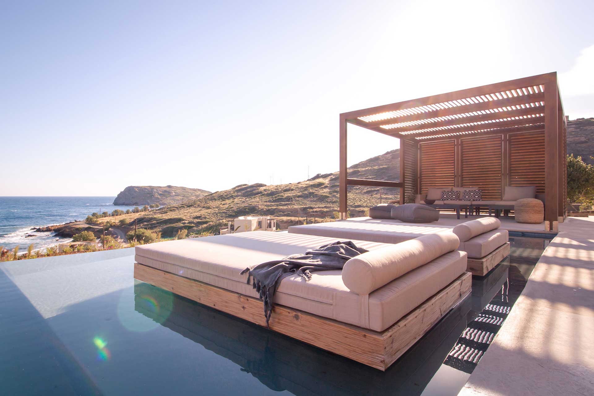 villa-nuez_villa_crete-greece_exterior-sun.jpg