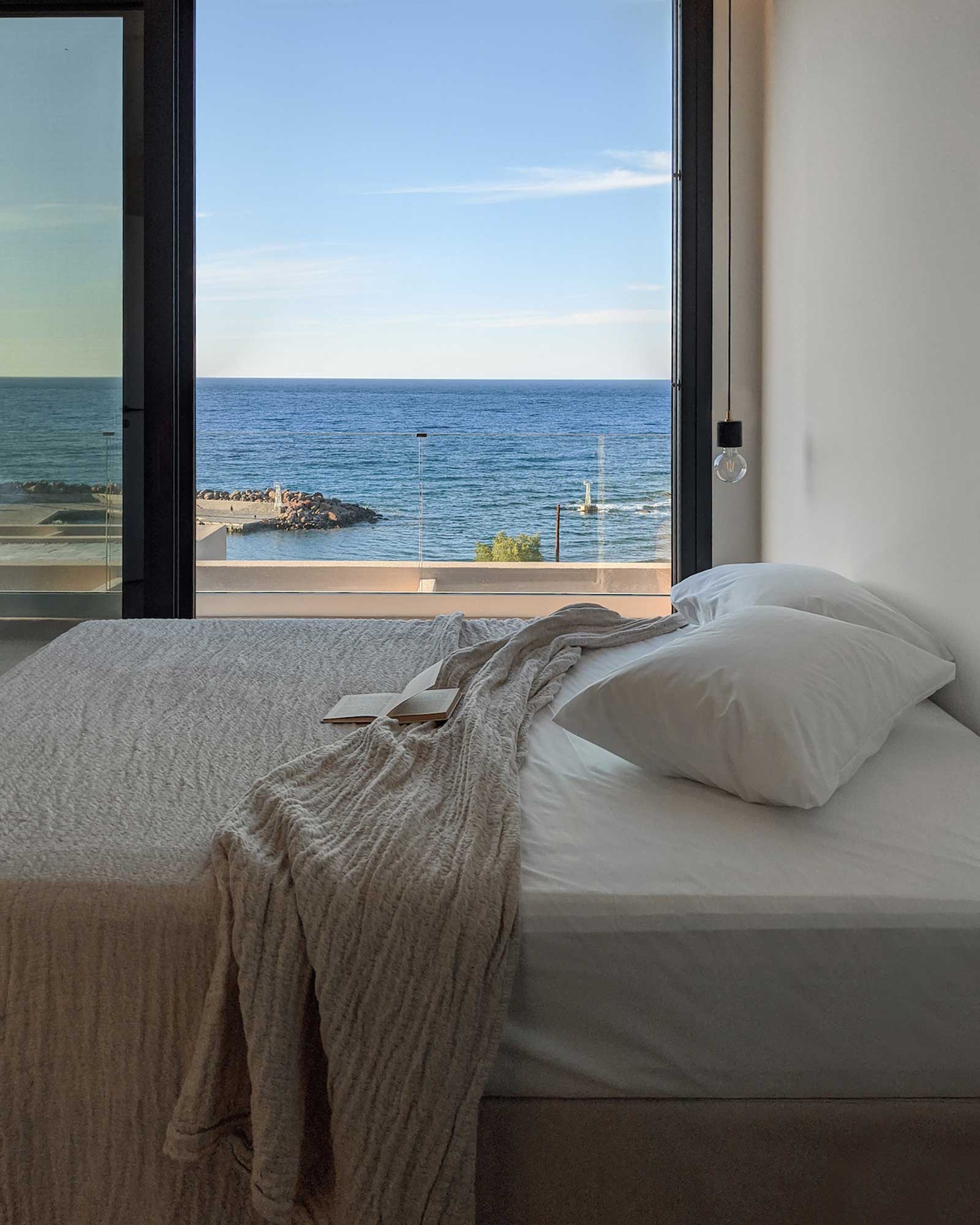 villa-nuez_villa_crete-greece_interior-bedroom-view.jpg