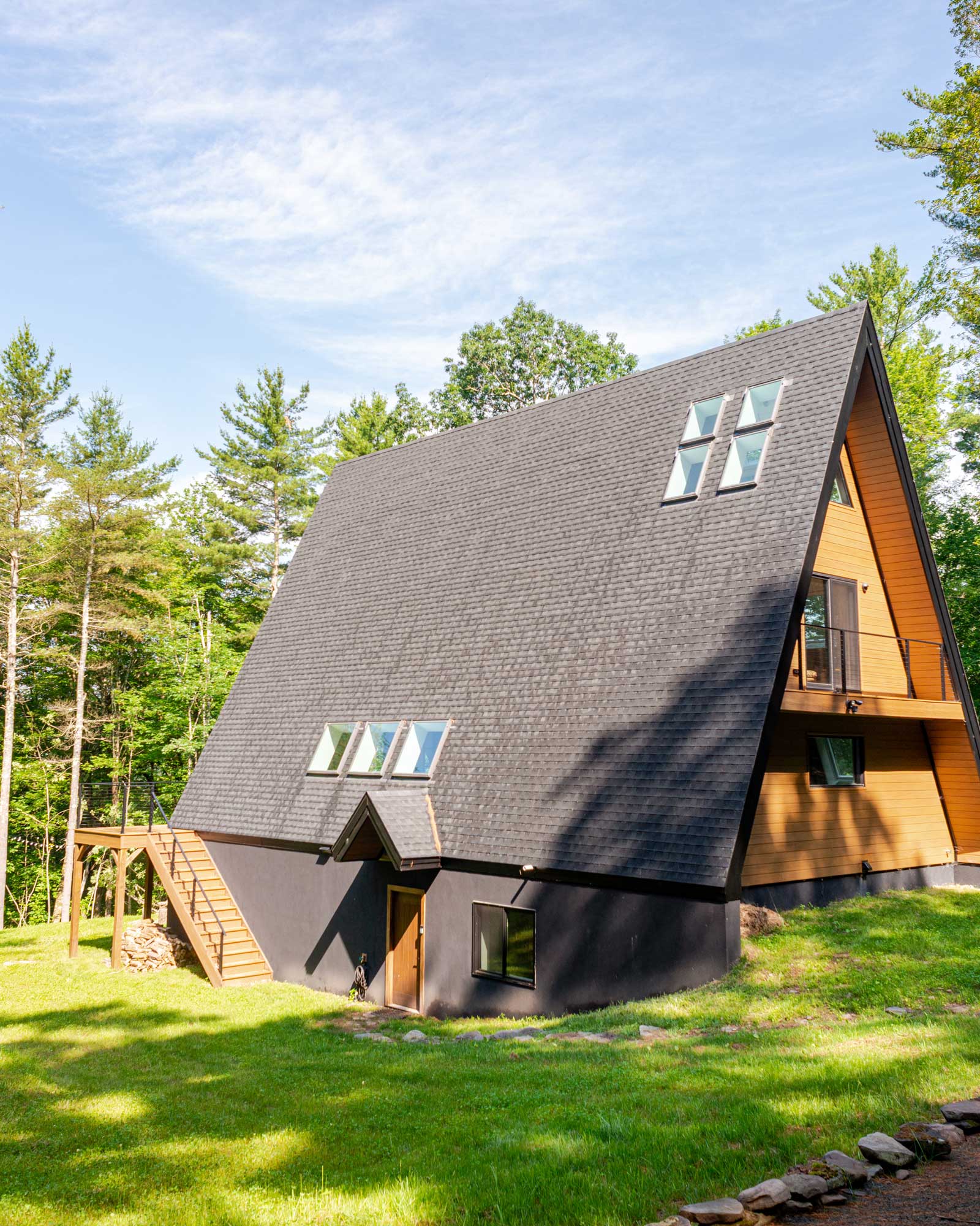moonlight-mountain-house_cabin_new-york-usa_exterior-cabin.jpg