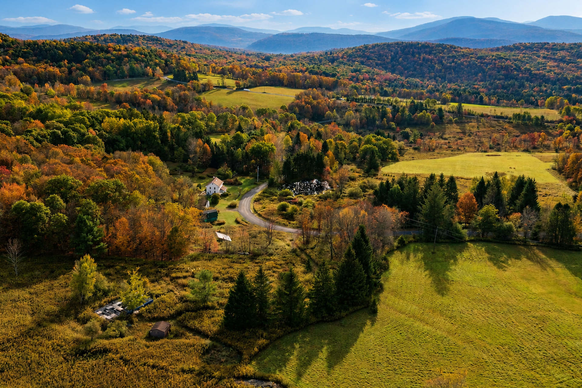 moonlight-mountain-house_cabin_new-york-usa_exterior-drone.jpg