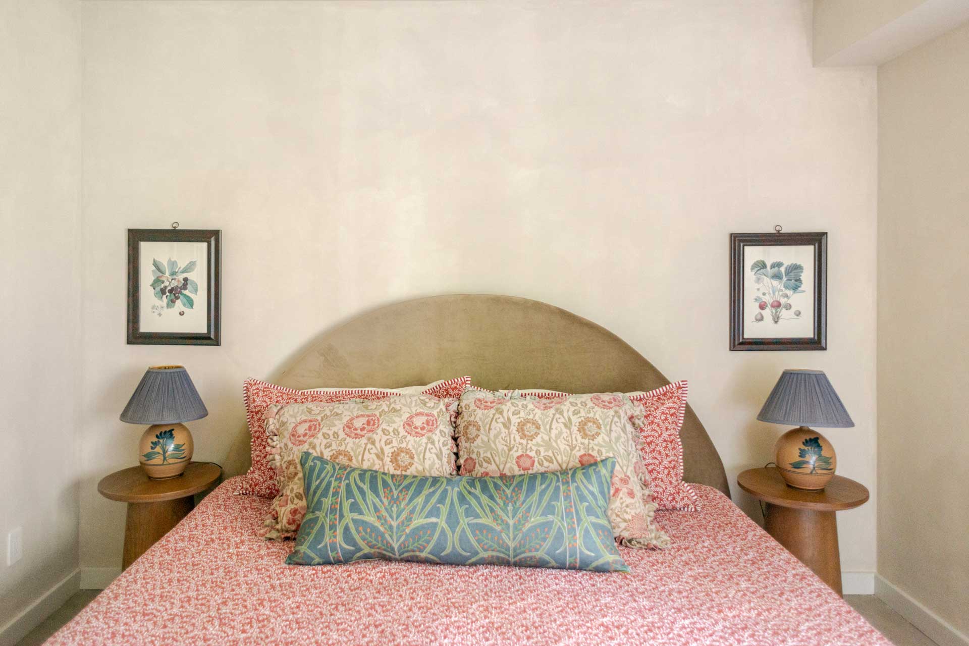 moonlight-mountain-house_cabin_new-york-usa_interior-bed.jpg