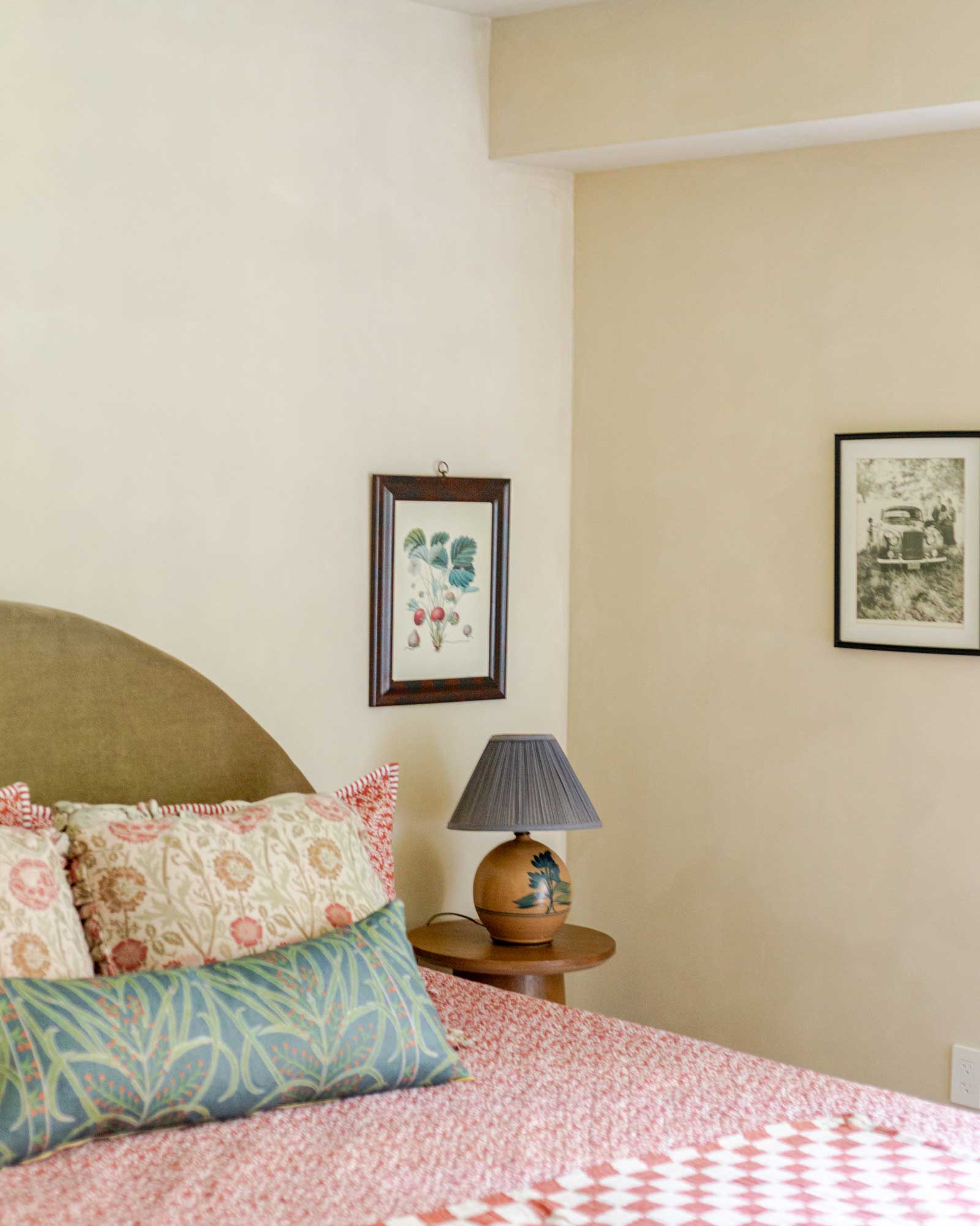 moonlight-mountain-house_cabin_new-york-usa_interior-bed-detail.jpg
