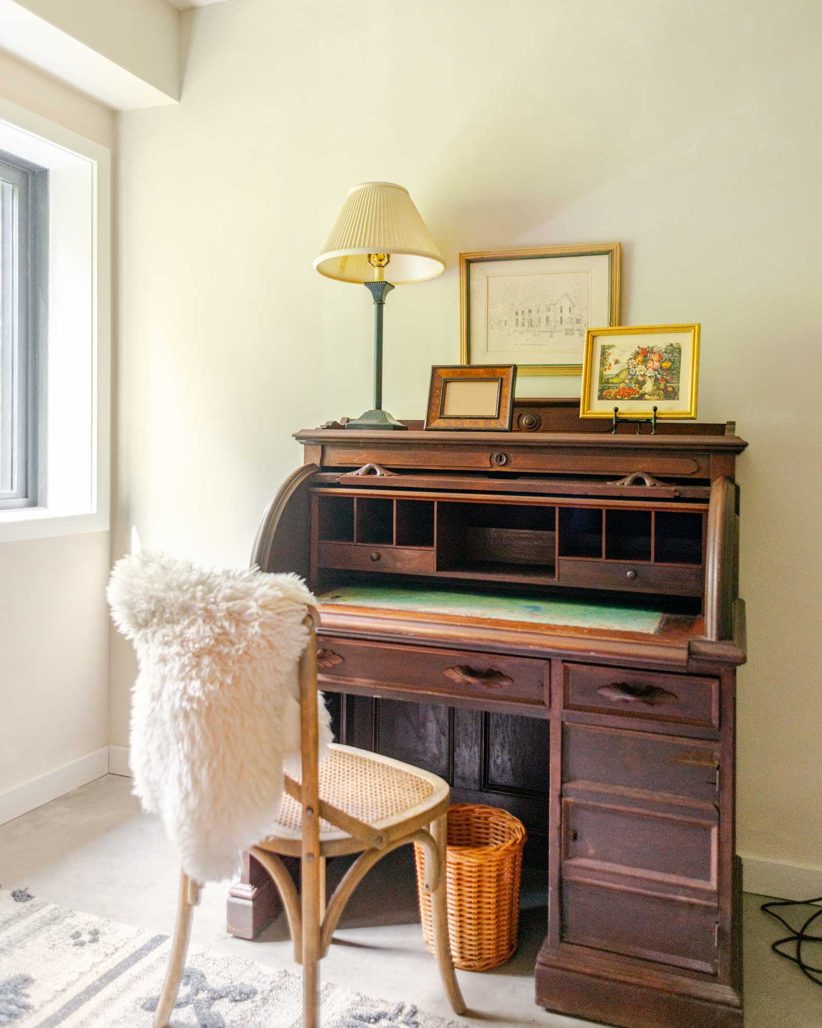 moonlight-mountain-house_cabin_new-york-usa_interior-desk.jpg
