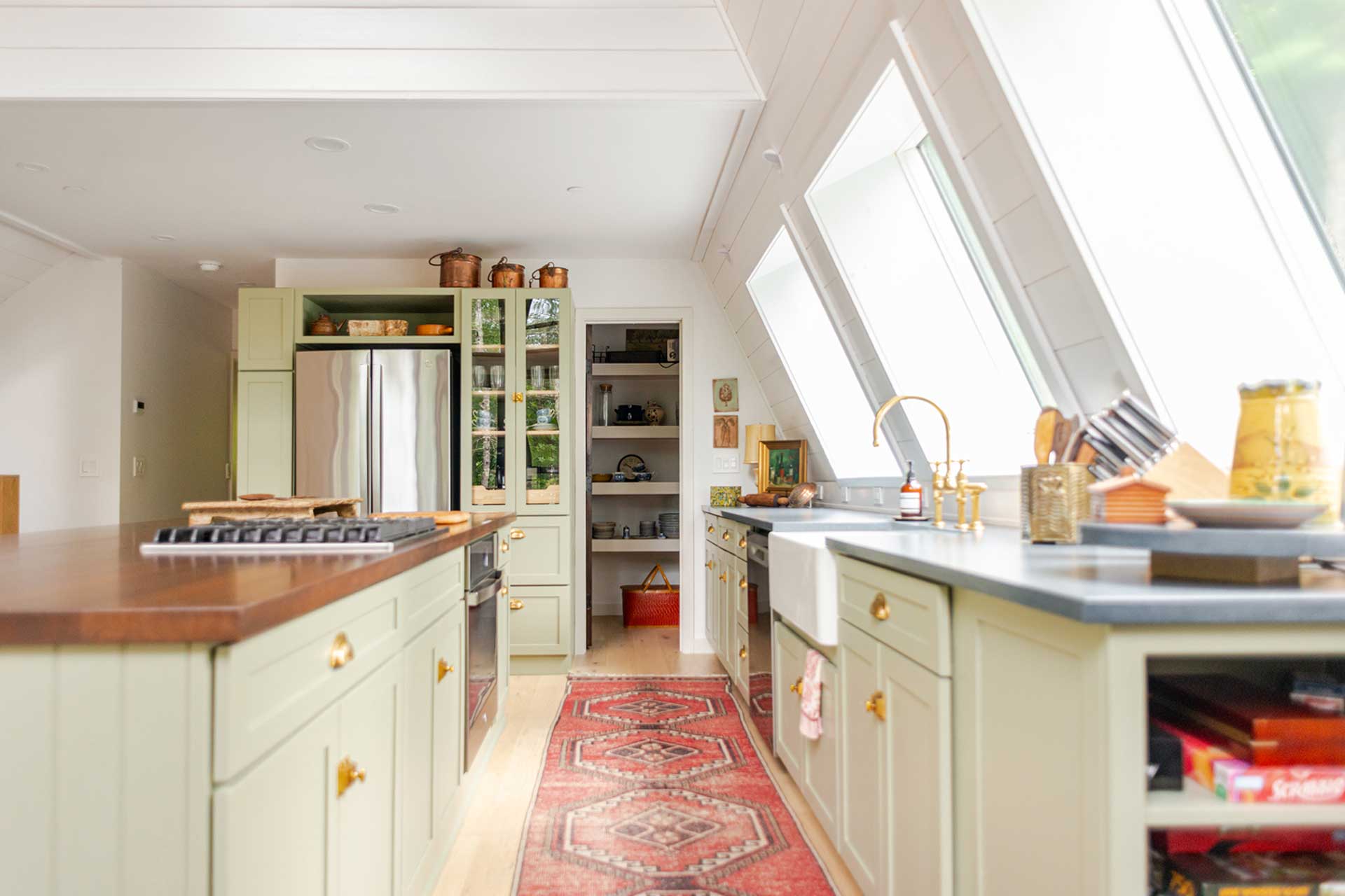 moonlight-mountain-house_cabin_new-york-usa_interior-kitchen.jpg