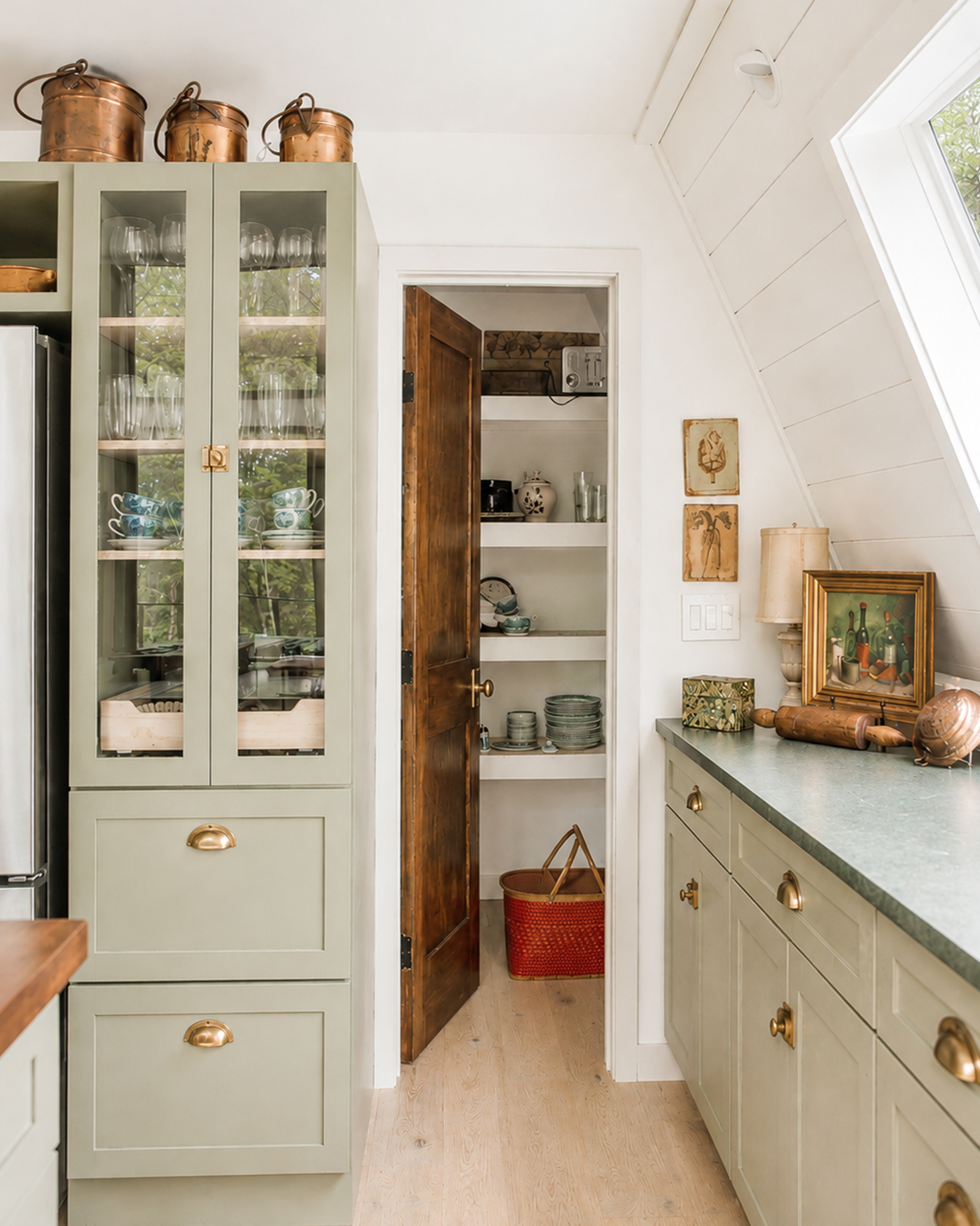 moonlight-mountain-house_cabin_new-york-usa_interior-kitchen-detail.jpg
