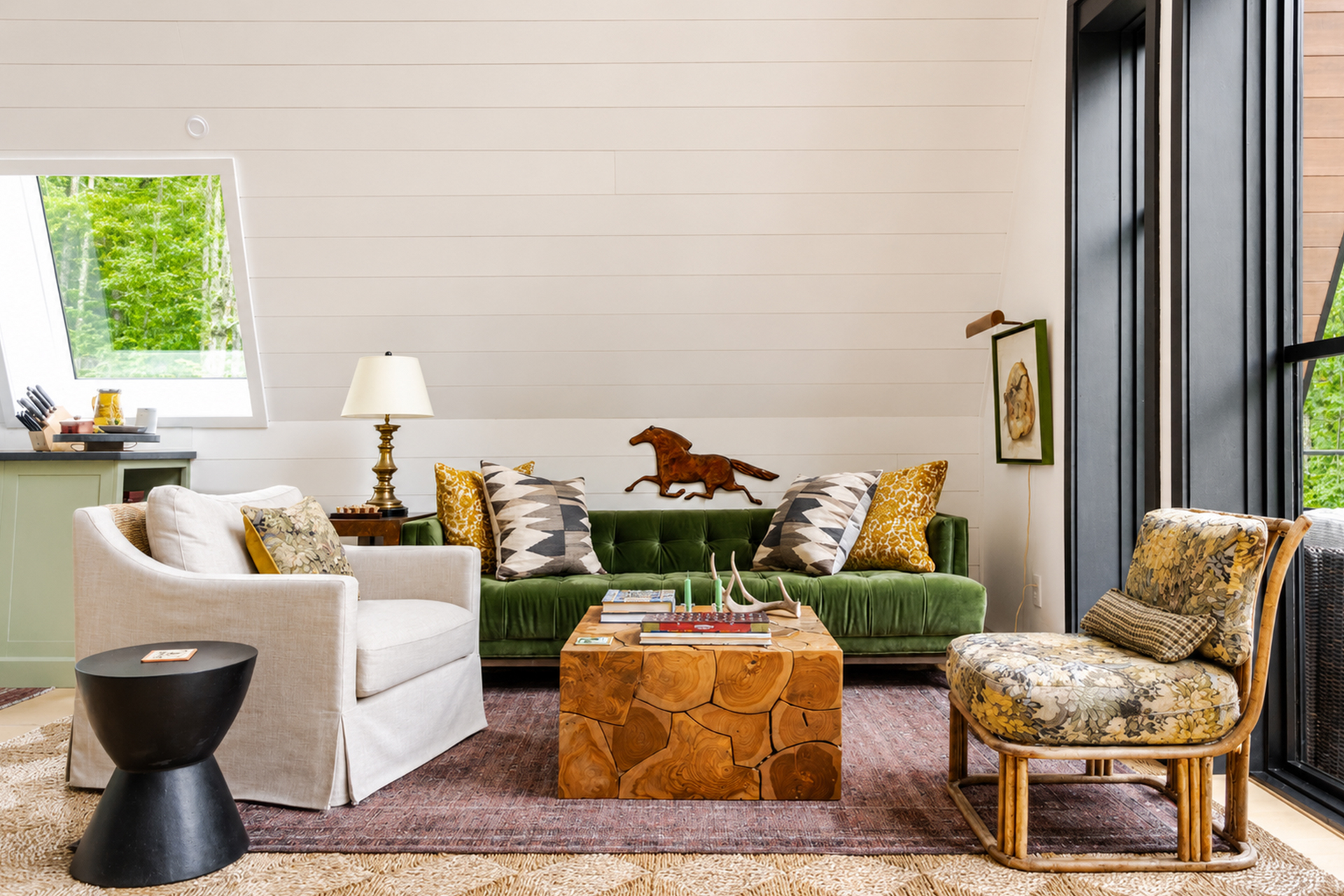 moonlight-mountain-house_cabin_new-york-usa_interior-living-room.jpg