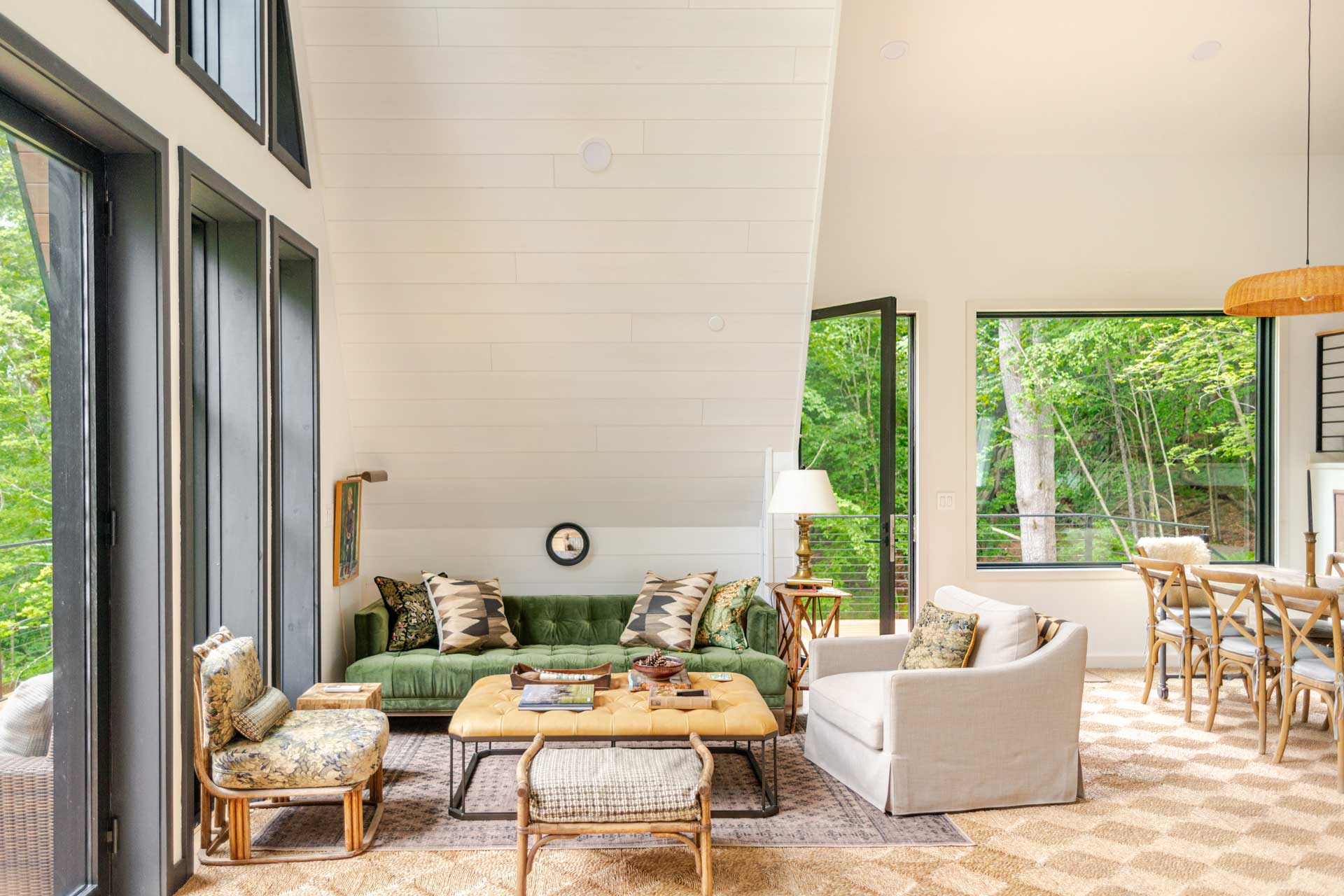 moonlight-mountain-house_cabin_new-york-usa_interior-space.jpg