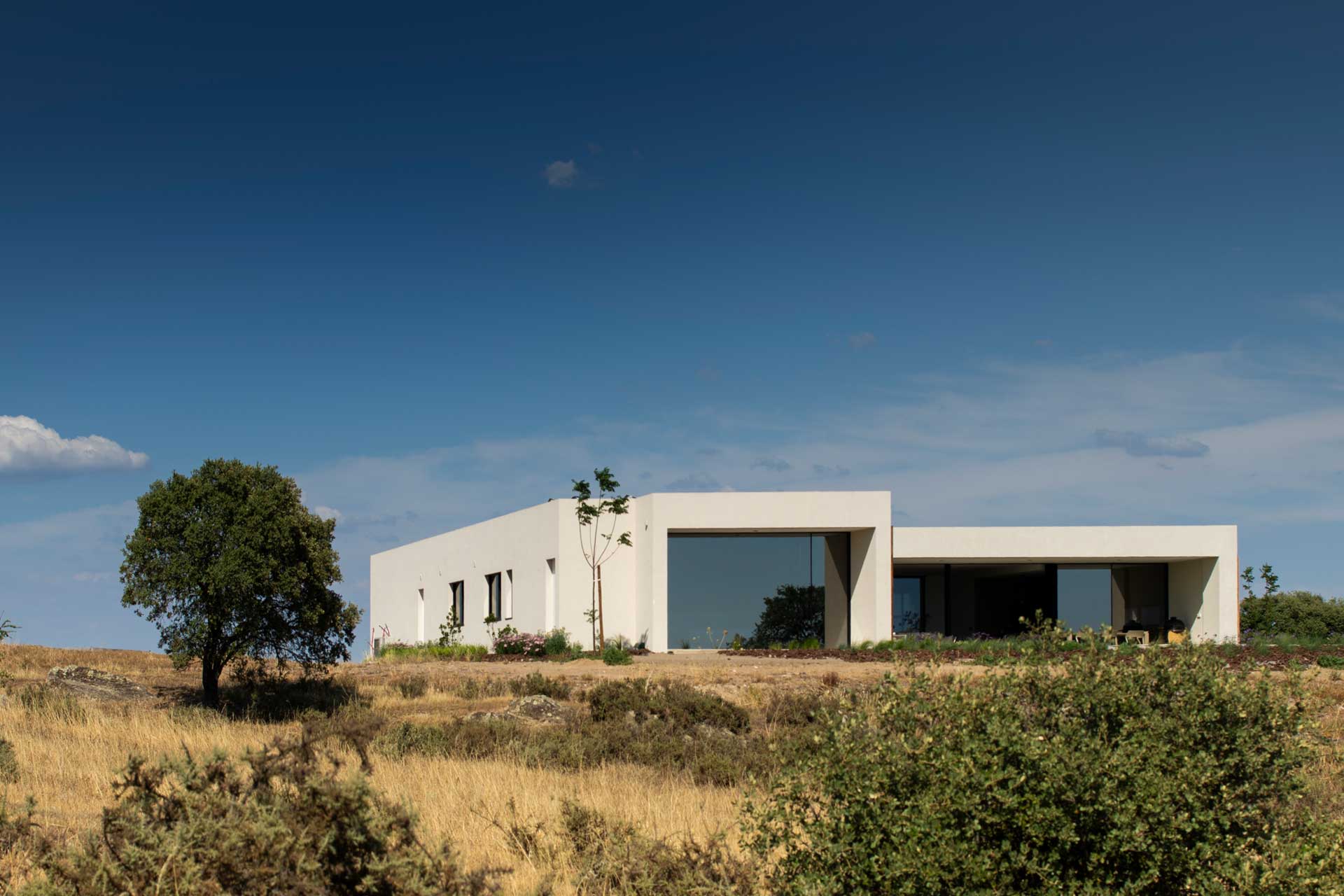 monte-vicente_villa_alentejo-portugal_exterior-facade.jpg